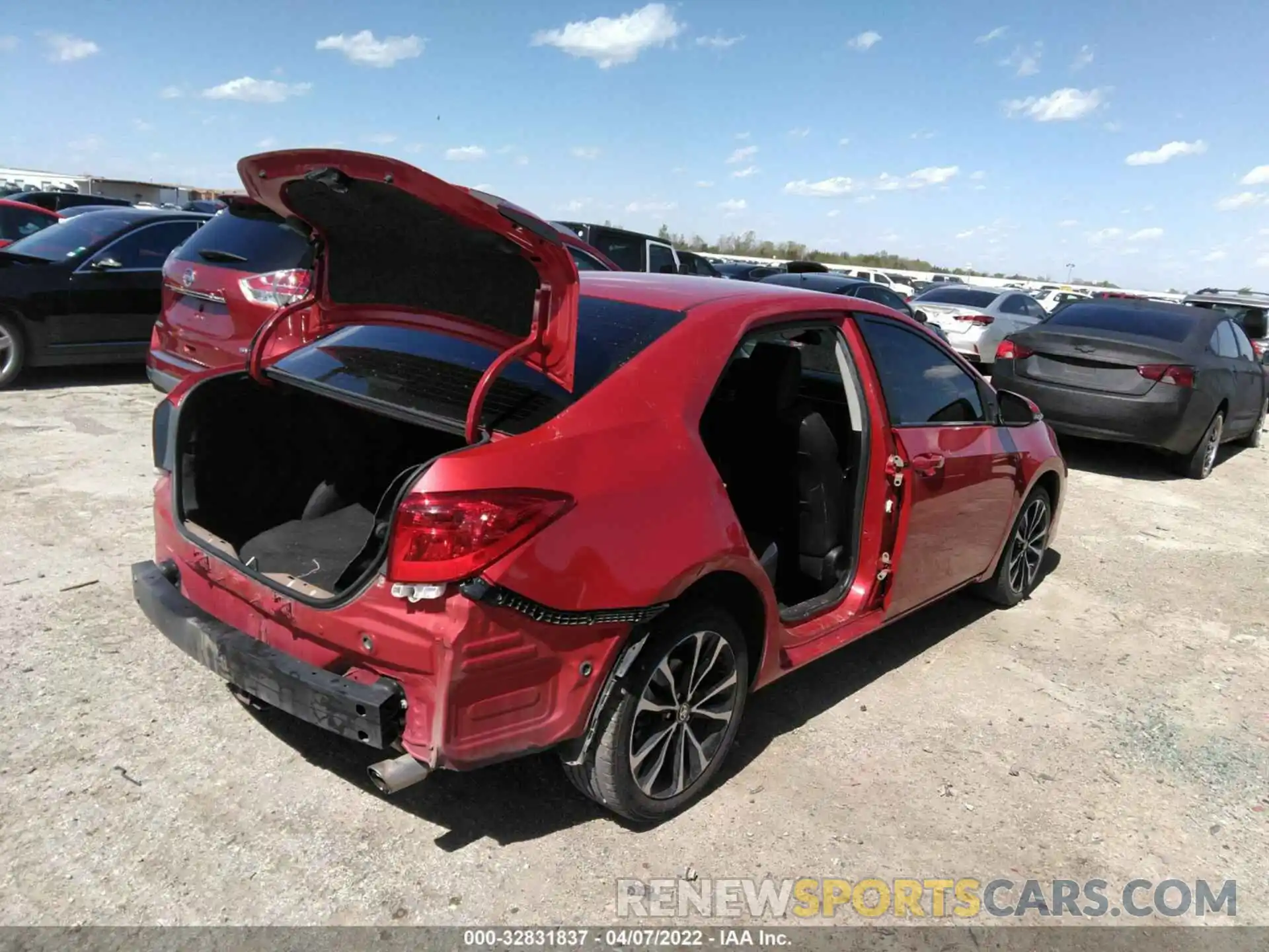 4 Photograph of a damaged car 5YFBURHE7KP891351 TOYOTA COROLLA 2019