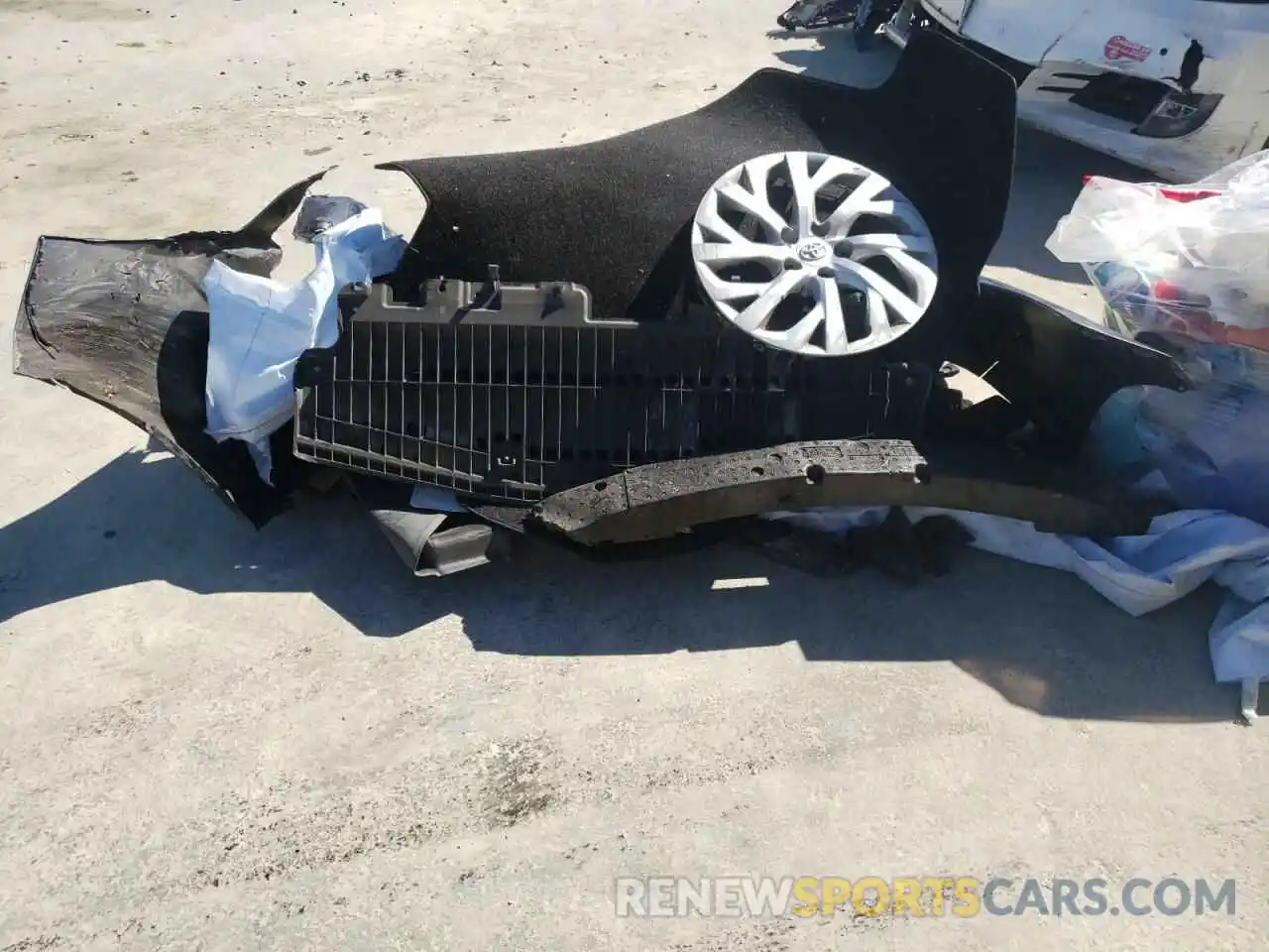 9 Photograph of a damaged car 5YFBURHE7KP892077 TOYOTA COROLLA 2019