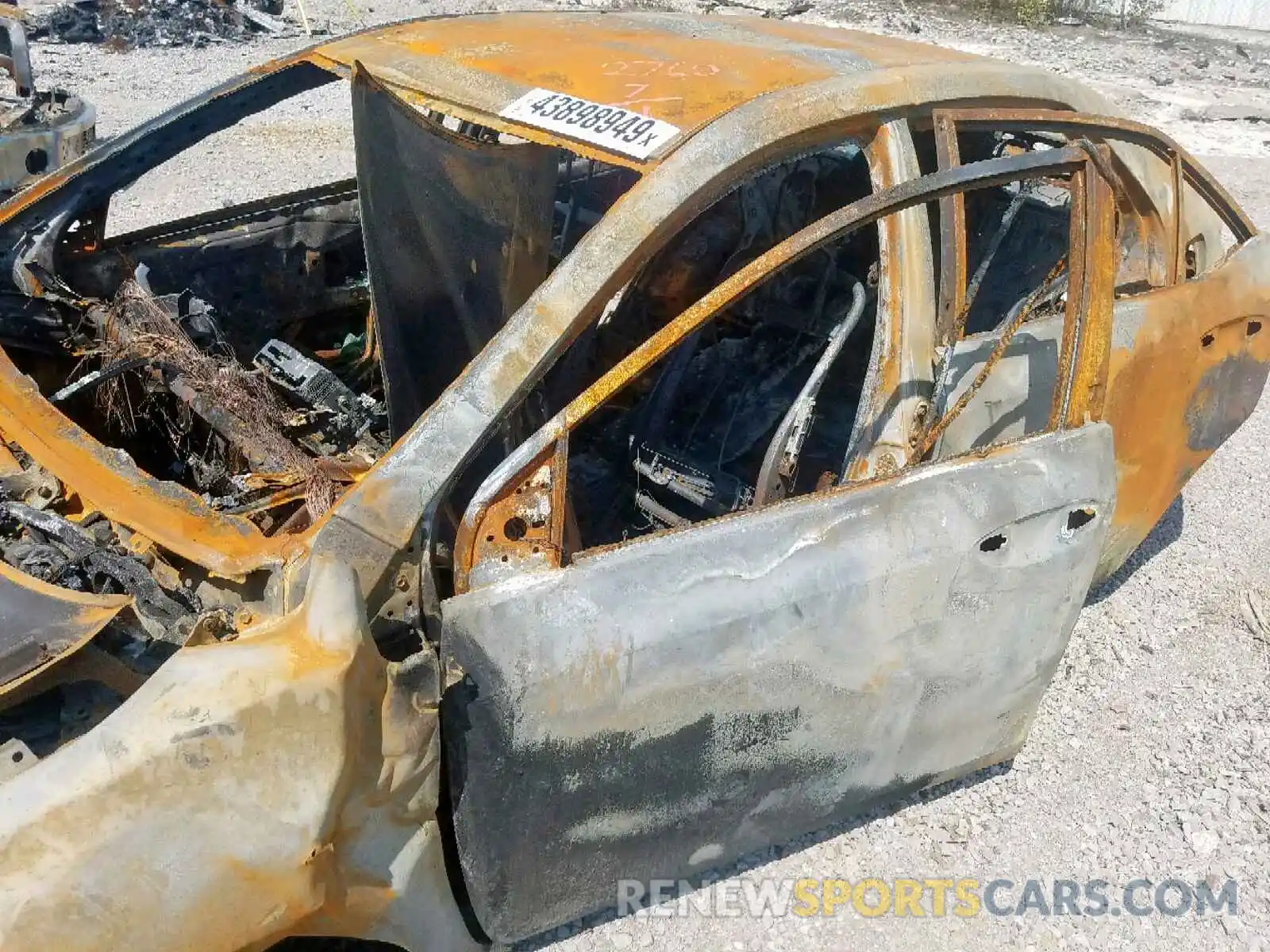 10 Photograph of a damaged car 5YFBURHE7KP892760 TOYOTA COROLLA 2019