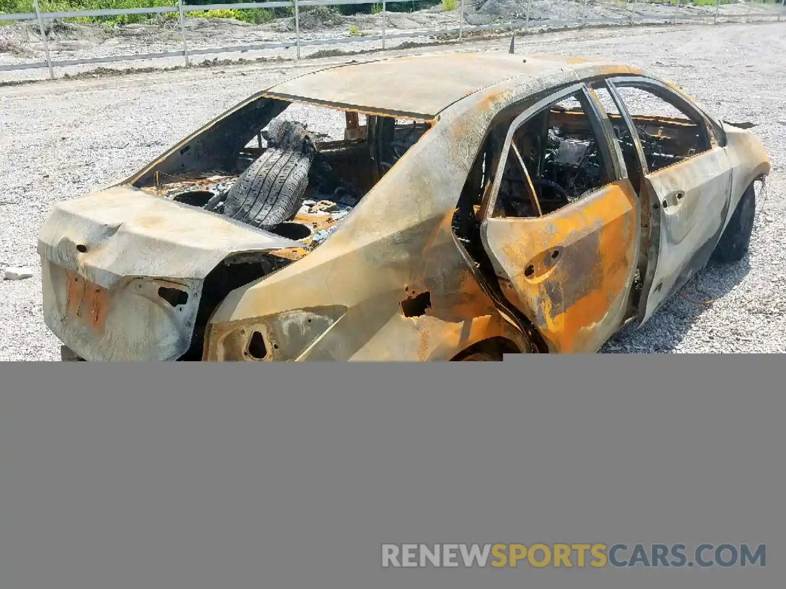 4 Photograph of a damaged car 5YFBURHE7KP892760 TOYOTA COROLLA 2019