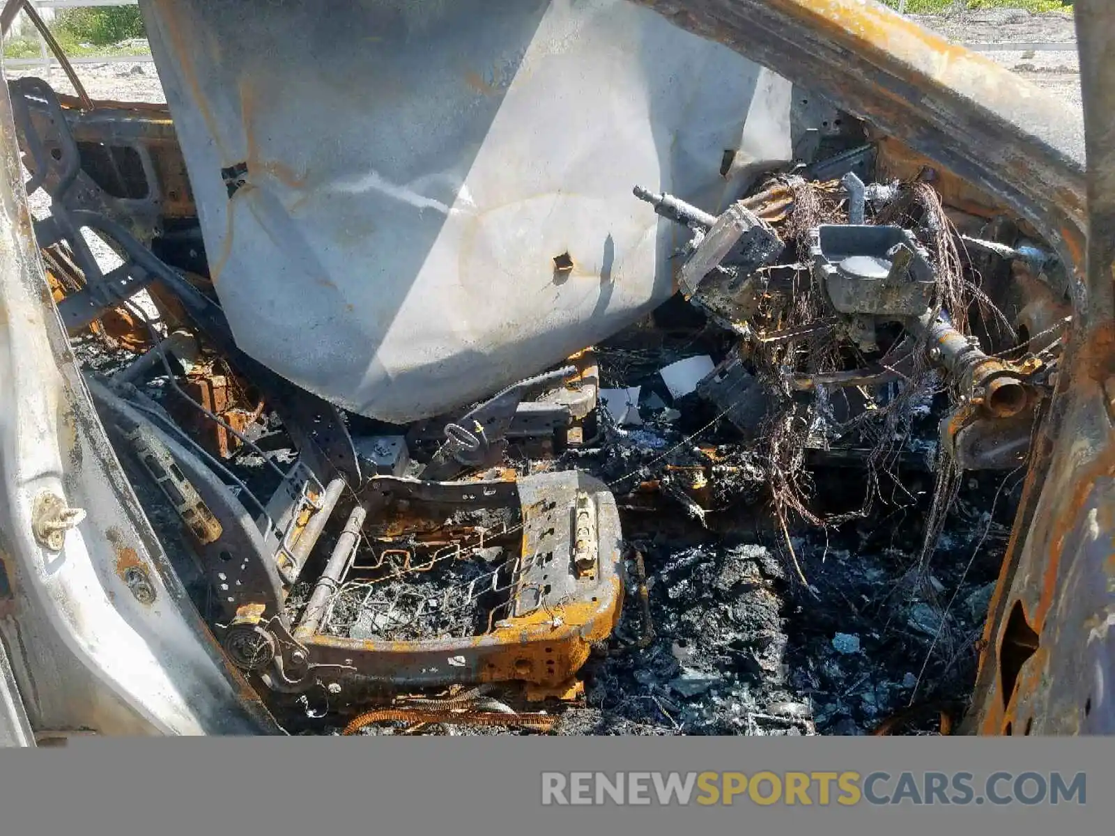 5 Photograph of a damaged car 5YFBURHE7KP892760 TOYOTA COROLLA 2019