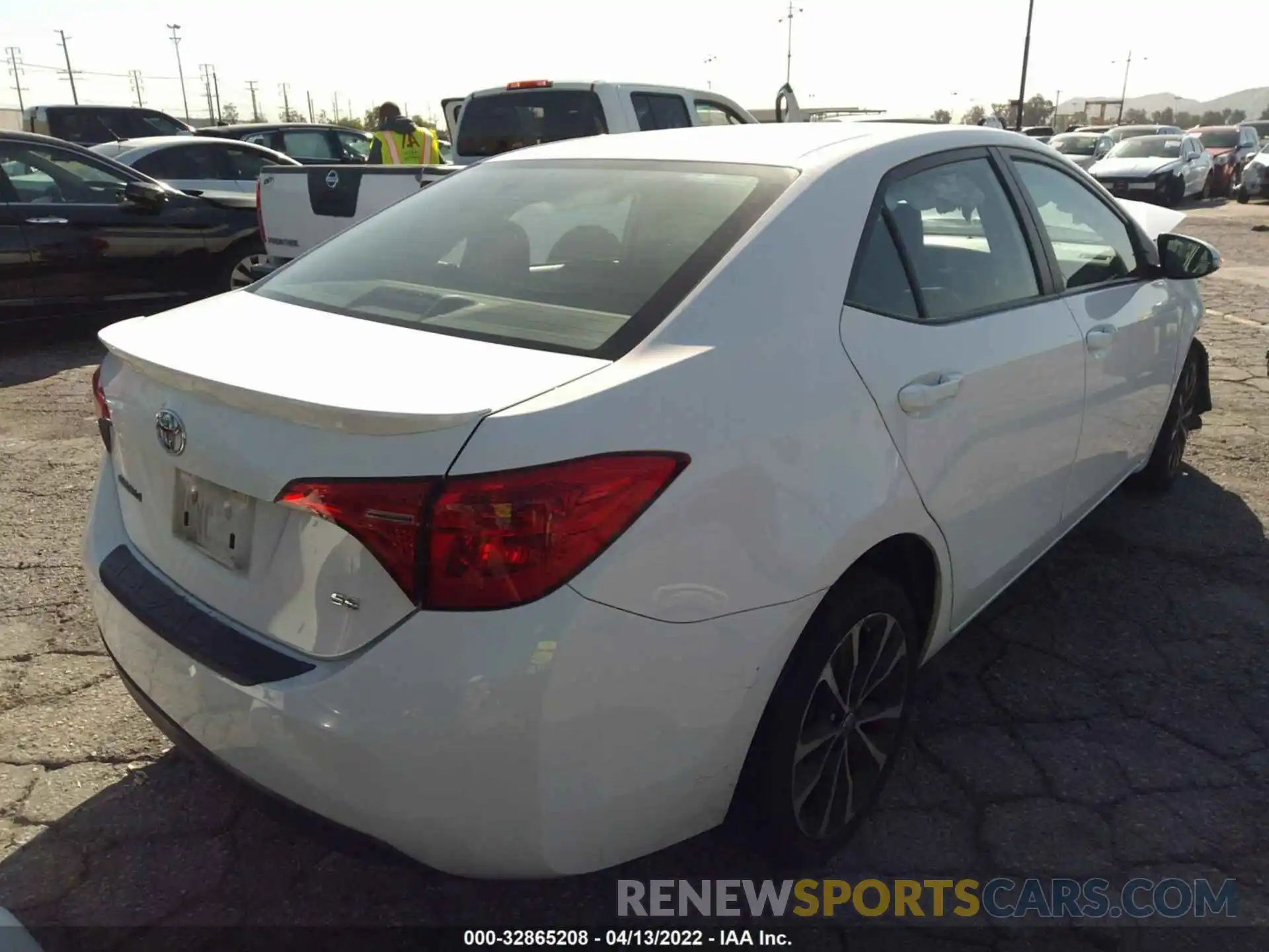 4 Photograph of a damaged car 5YFBURHE7KP895402 TOYOTA COROLLA 2019