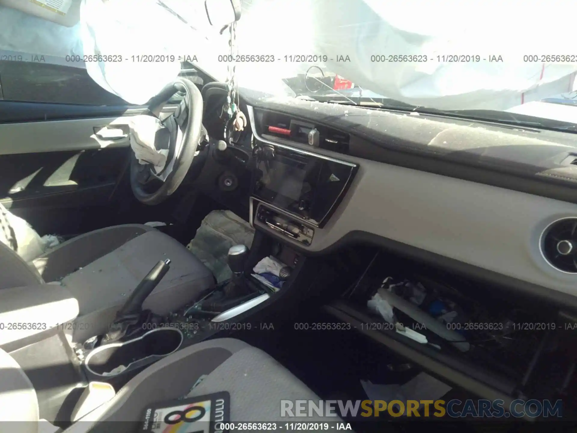 5 Photograph of a damaged car 5YFBURHE7KP895786 TOYOTA COROLLA 2019