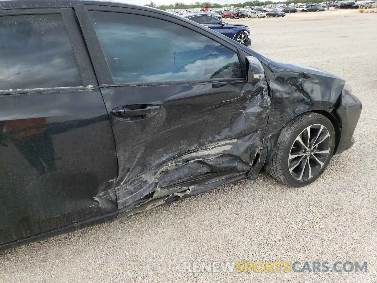 9 Photograph of a damaged car 5YFBURHE7KP895853 TOYOTA COROLLA 2019