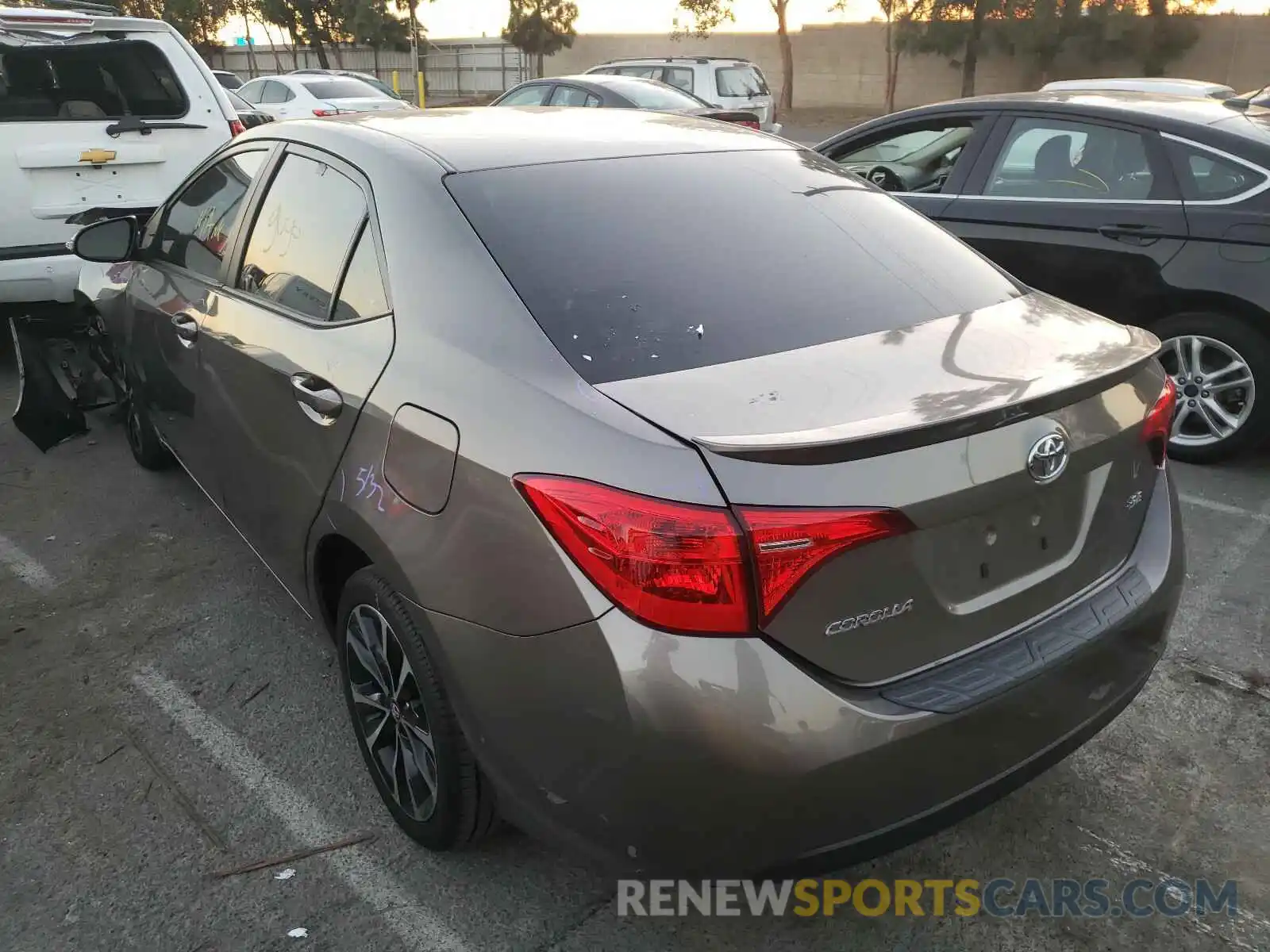 3 Photograph of a damaged car 5YFBURHE7KP897344 TOYOTA COROLLA 2019