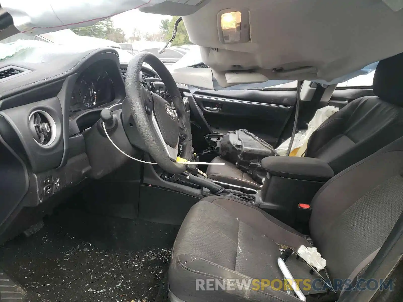 5 Photograph of a damaged car 5YFBURHE7KP899482 TOYOTA COROLLA 2019