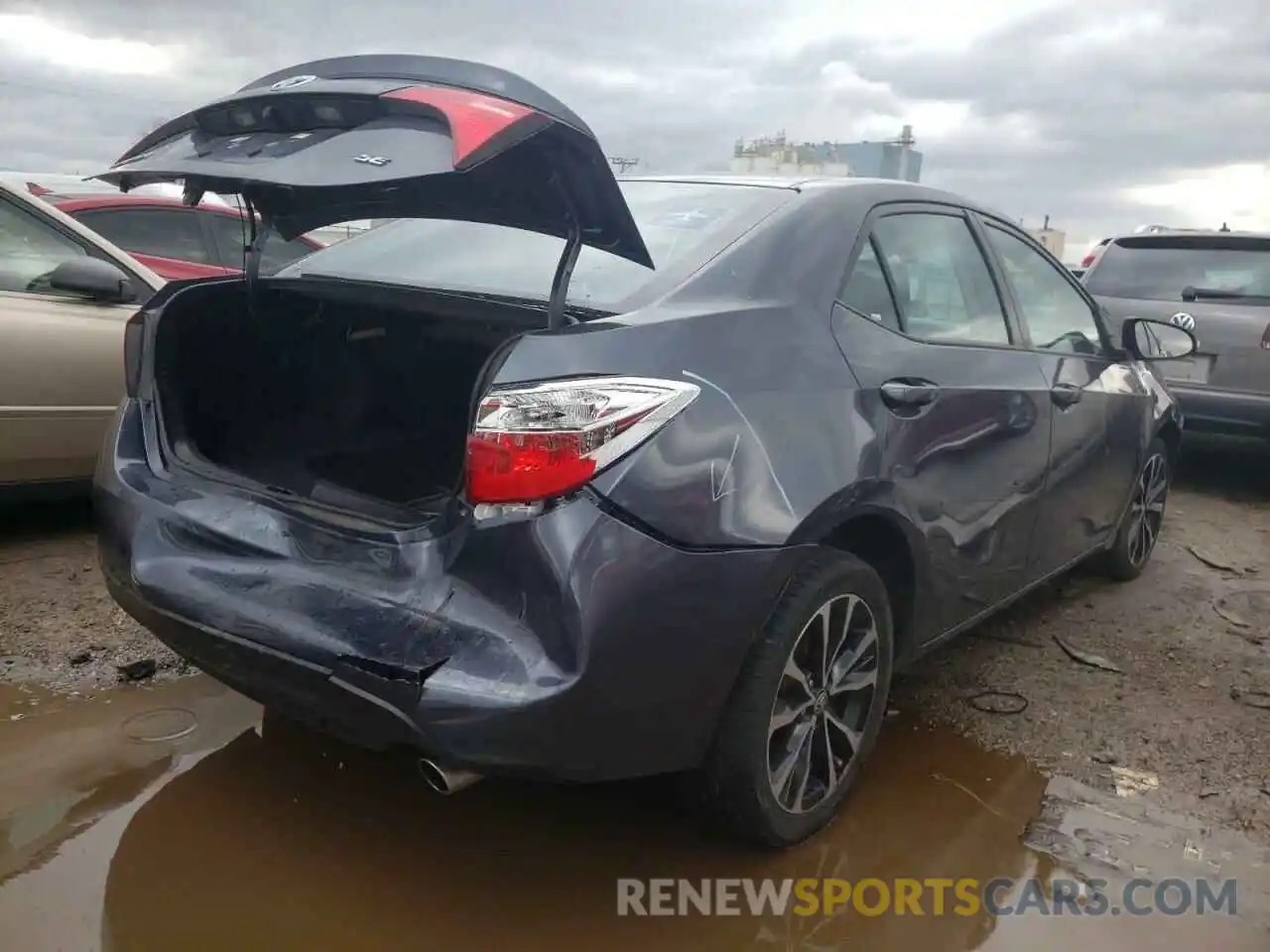 4 Photograph of a damaged car 5YFBURHE7KP899899 TOYOTA COROLLA 2019