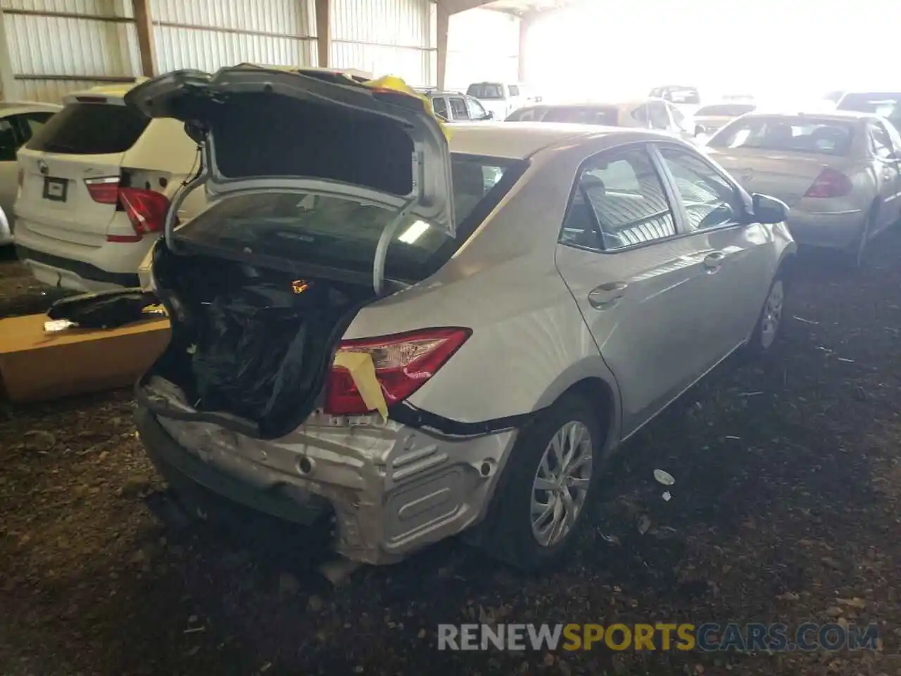 4 Photograph of a damaged car 5YFBURHE7KP900162 TOYOTA COROLLA 2019