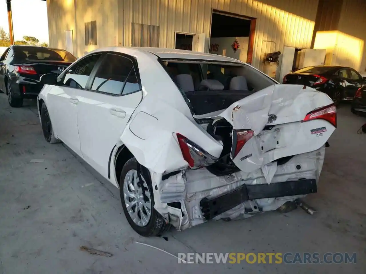 3 Photograph of a damaged car 5YFBURHE7KP903336 TOYOTA COROLLA 2019