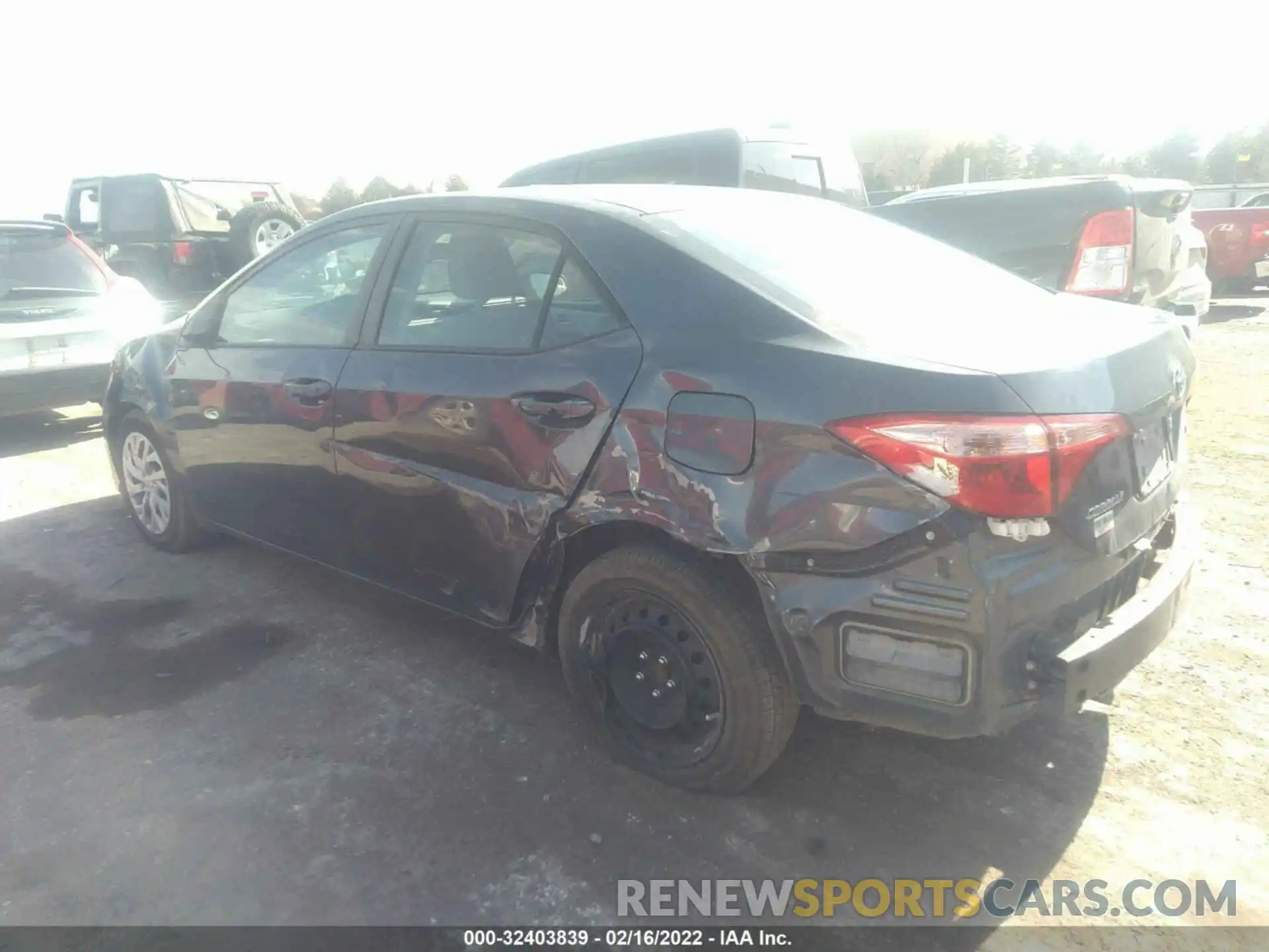 3 Photograph of a damaged car 5YFBURHE7KP903952 TOYOTA COROLLA 2019