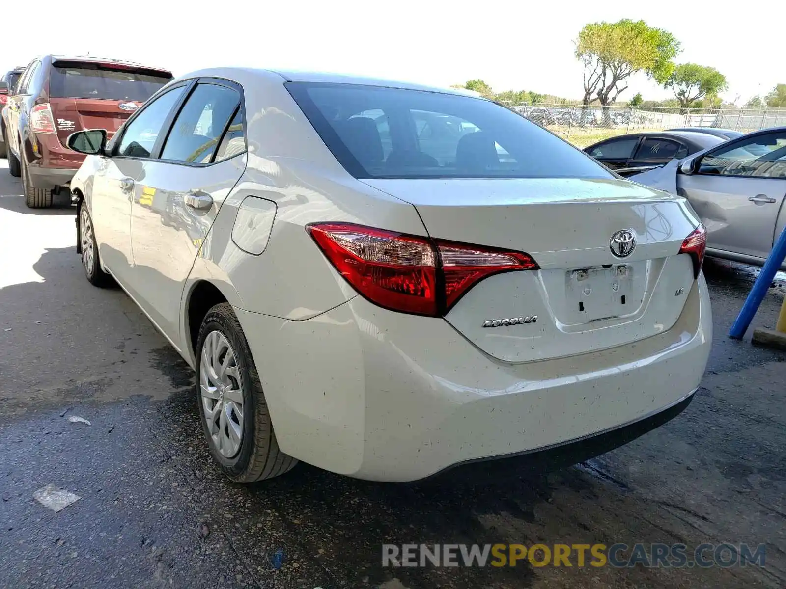 3 Photograph of a damaged car 5YFBURHE7KP904289 TOYOTA COROLLA 2019