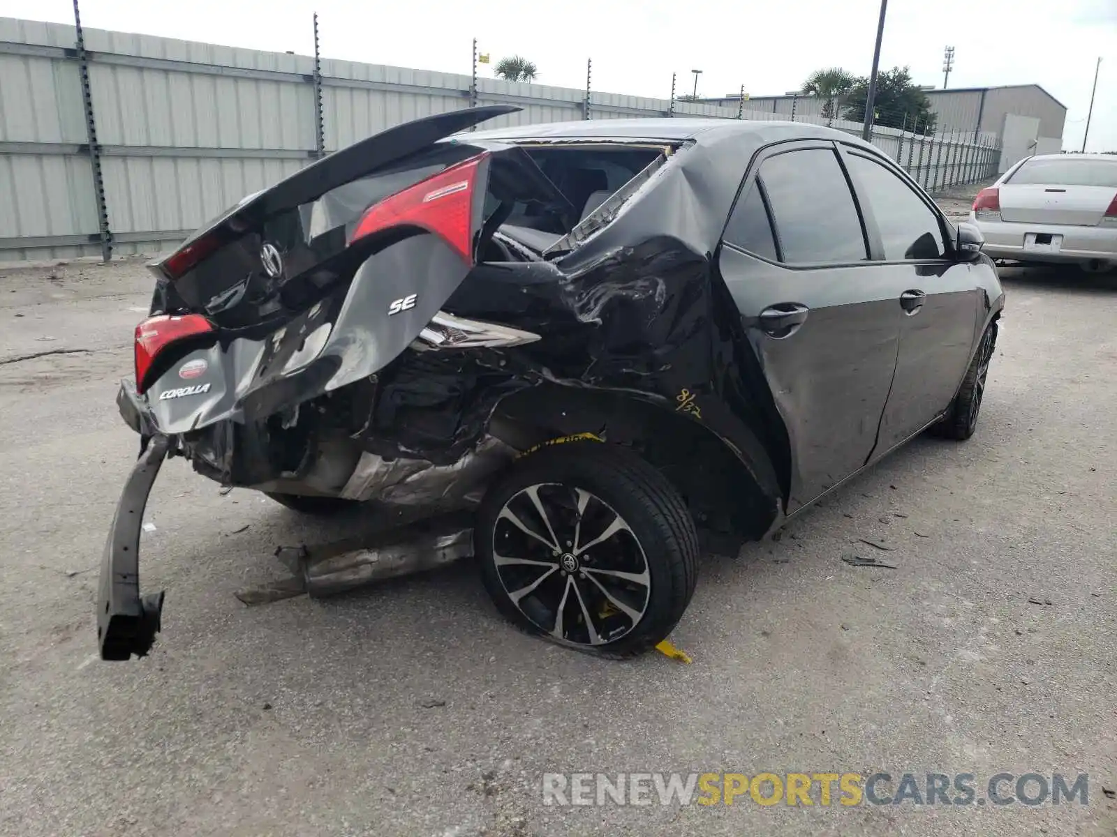 4 Photograph of a damaged car 5YFBURHE7KP905314 TOYOTA COROLLA 2019