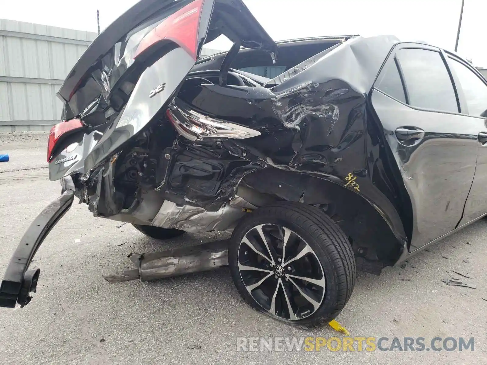 9 Photograph of a damaged car 5YFBURHE7KP905314 TOYOTA COROLLA 2019