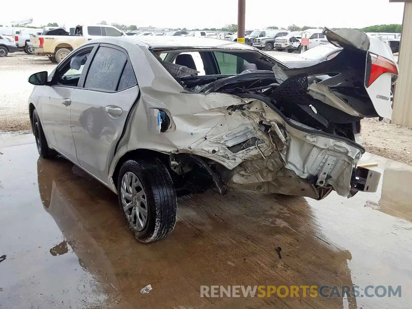 3 Photograph of a damaged car 5YFBURHE7KP905605 TOYOTA COROLLA 2019