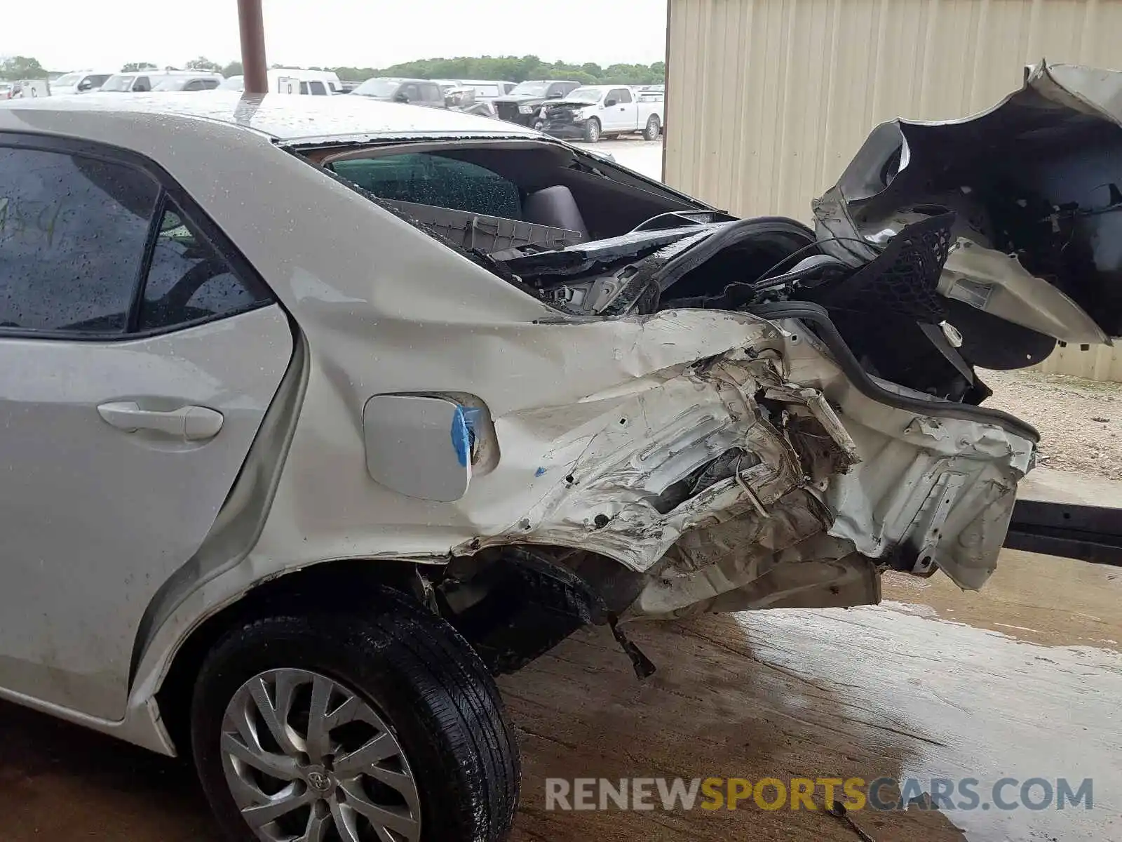 9 Photograph of a damaged car 5YFBURHE7KP905605 TOYOTA COROLLA 2019