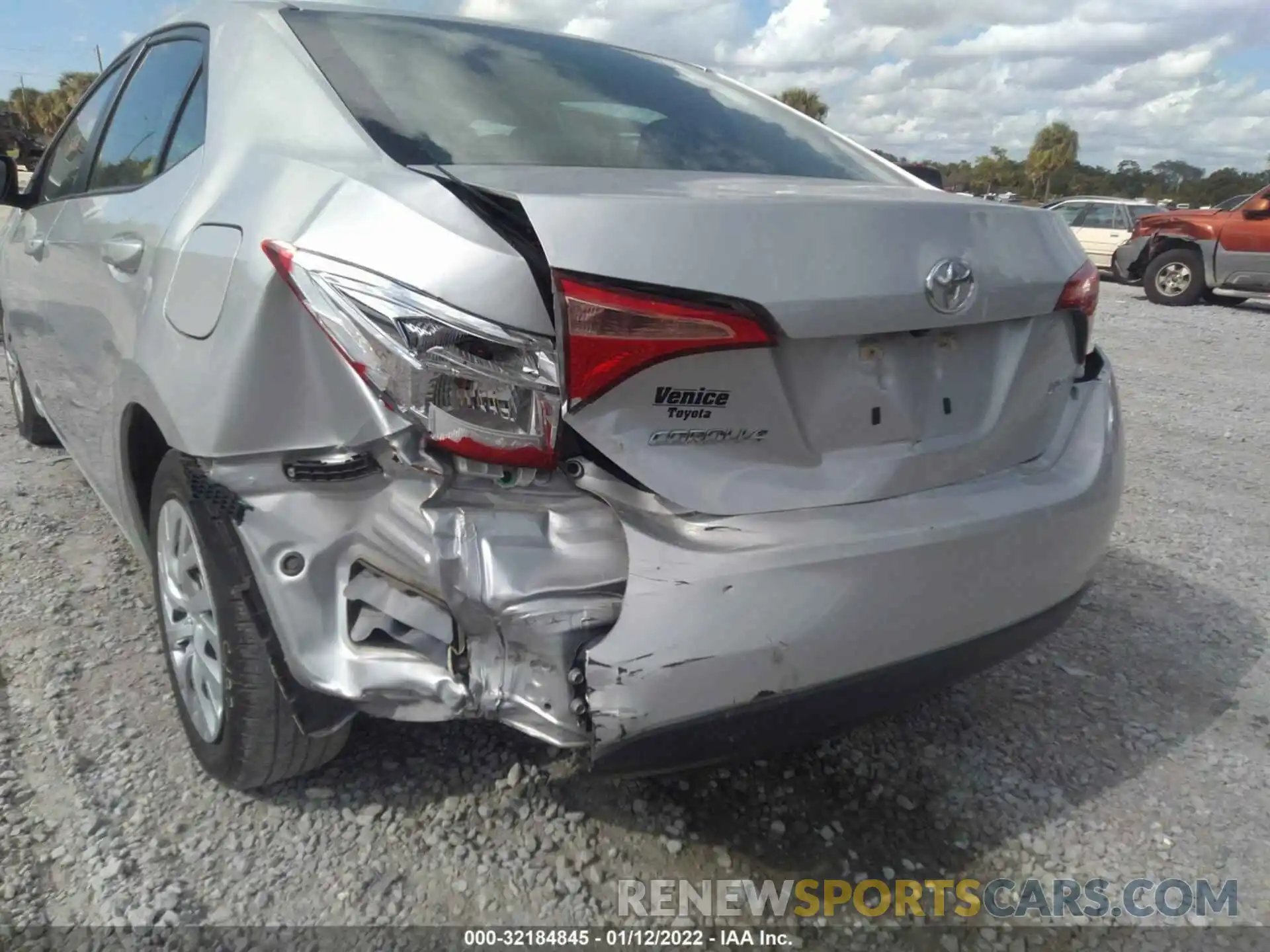 6 Photograph of a damaged car 5YFBURHE7KP906253 TOYOTA COROLLA 2019