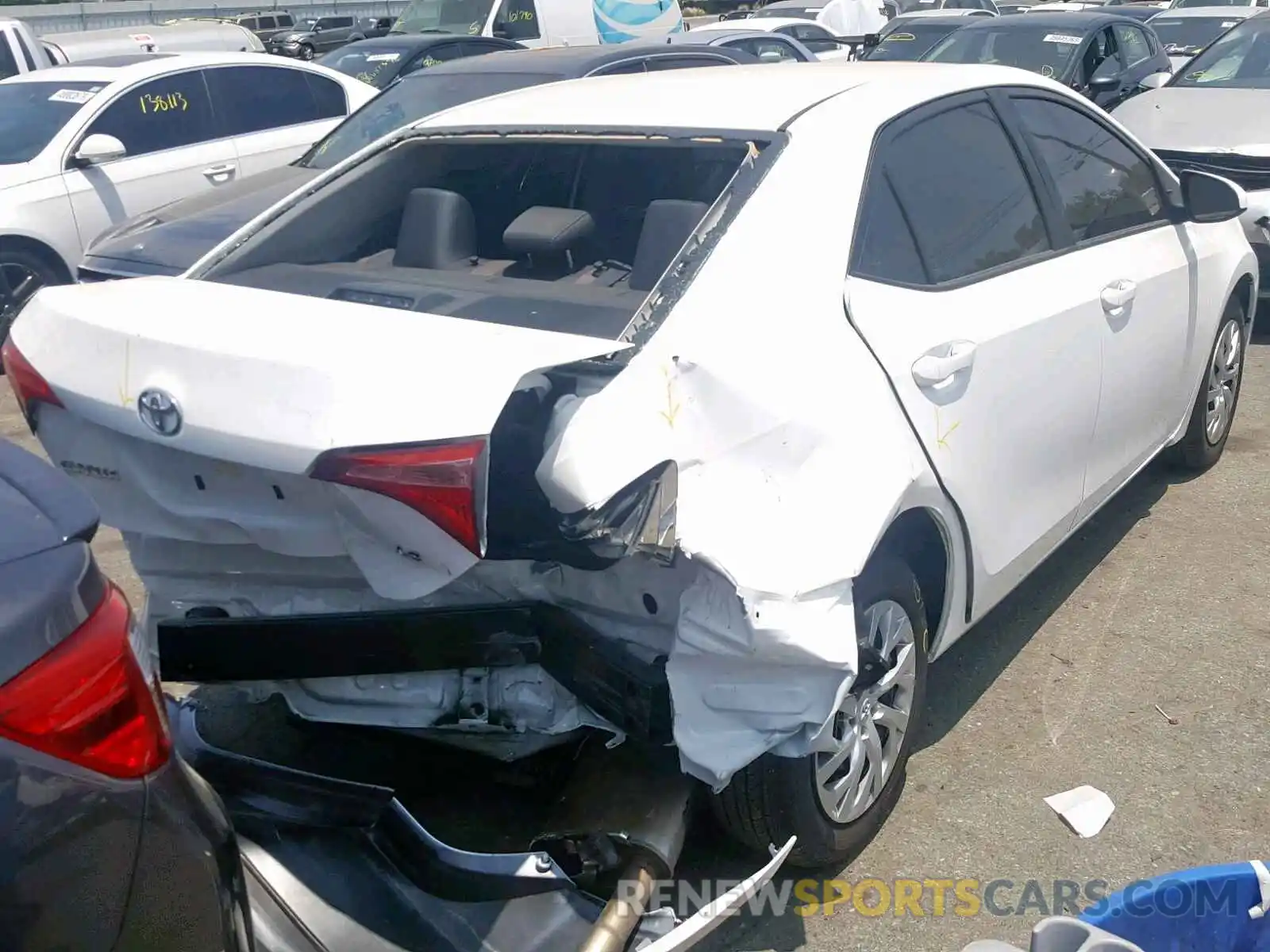 4 Photograph of a damaged car 5YFBURHE7KP909167 TOYOTA COROLLA 2019