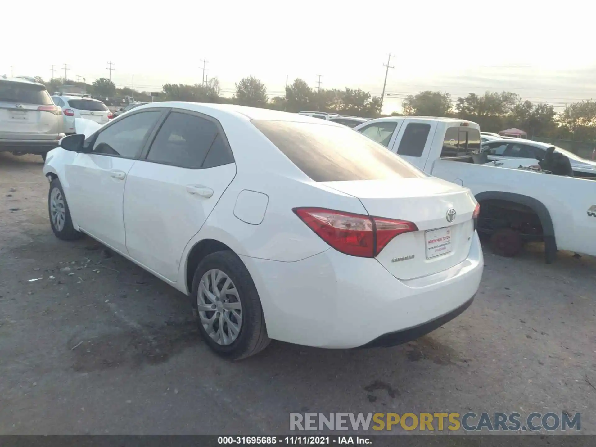 3 Photograph of a damaged car 5YFBURHE7KP909833 TOYOTA COROLLA 2019