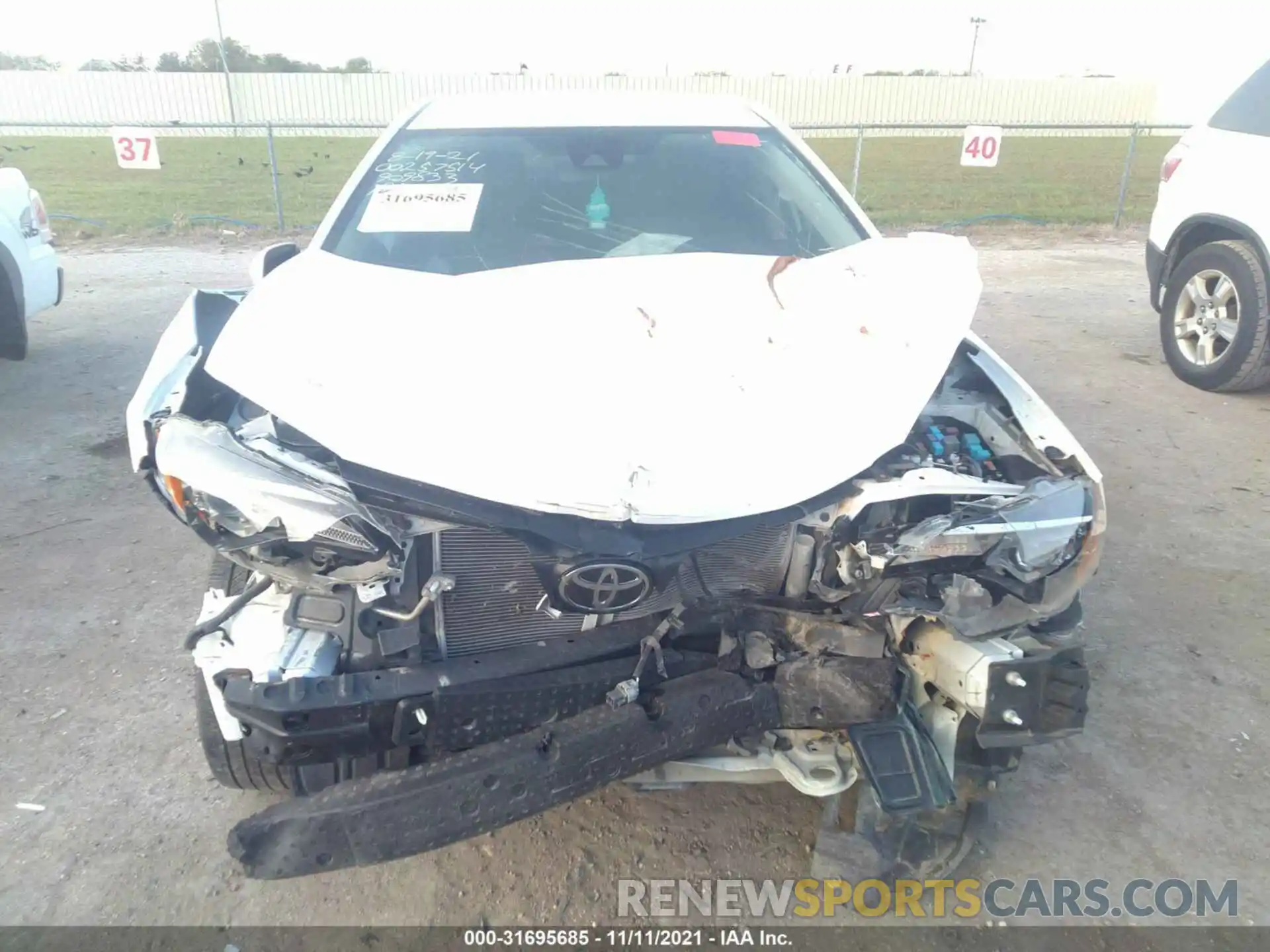 6 Photograph of a damaged car 5YFBURHE7KP909833 TOYOTA COROLLA 2019