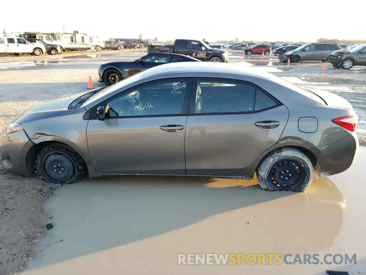 9 Photograph of a damaged car 5YFBURHE7KP910058 TOYOTA COROLLA 2019