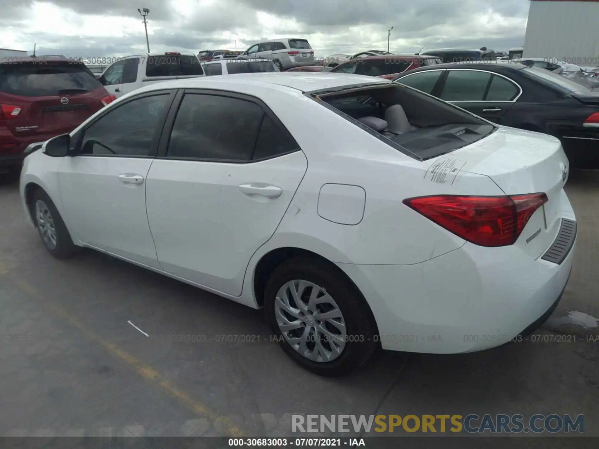 3 Photograph of a damaged car 5YFBURHE7KP910562 TOYOTA COROLLA 2019