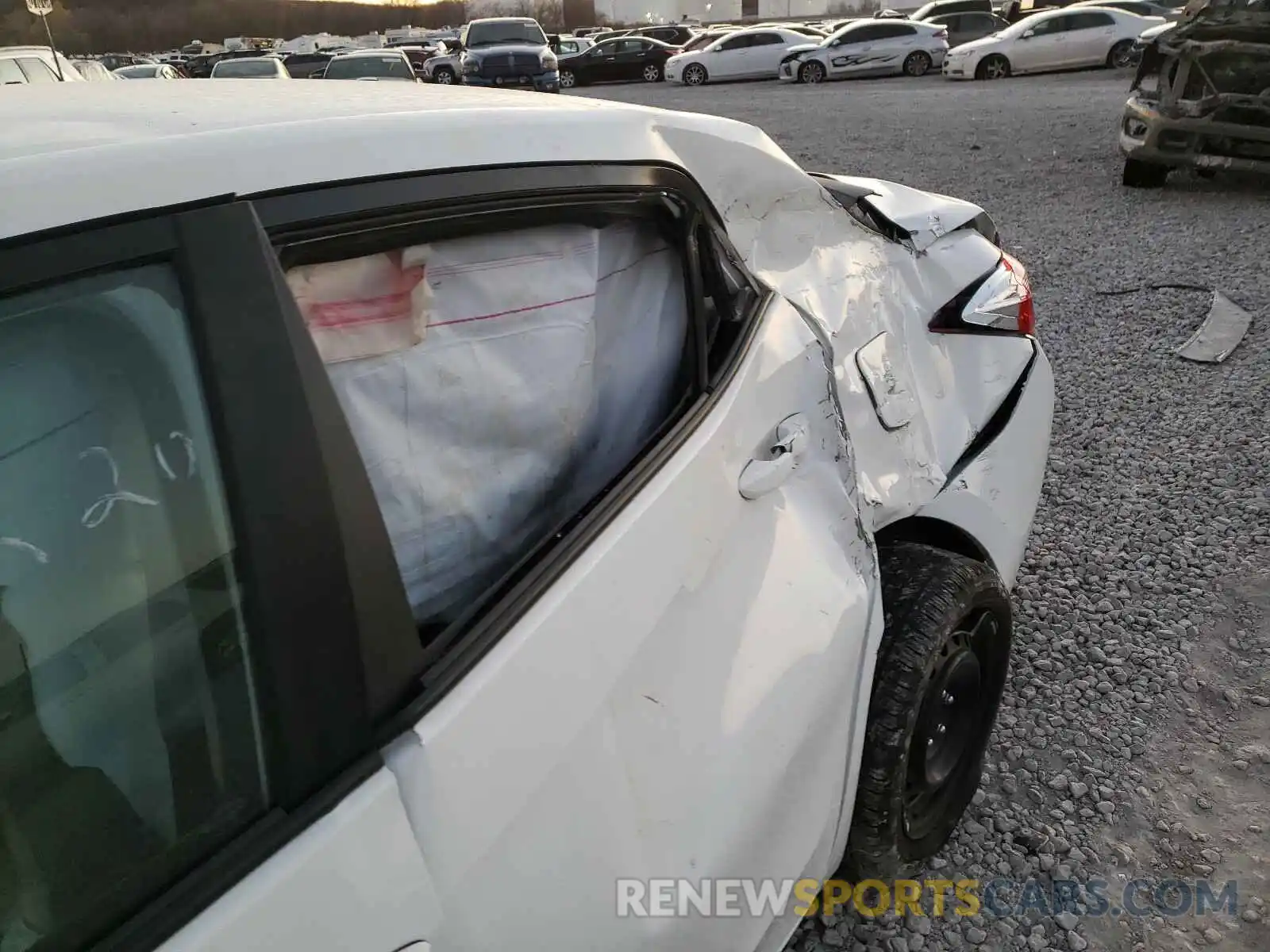 9 Photograph of a damaged car 5YFBURHE7KP910996 TOYOTA COROLLA 2019