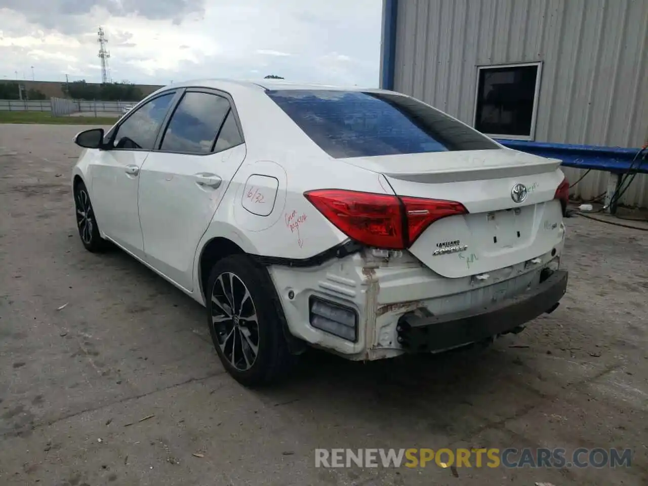 3 Photograph of a damaged car 5YFBURHE7KP913056 TOYOTA COROLLA 2019