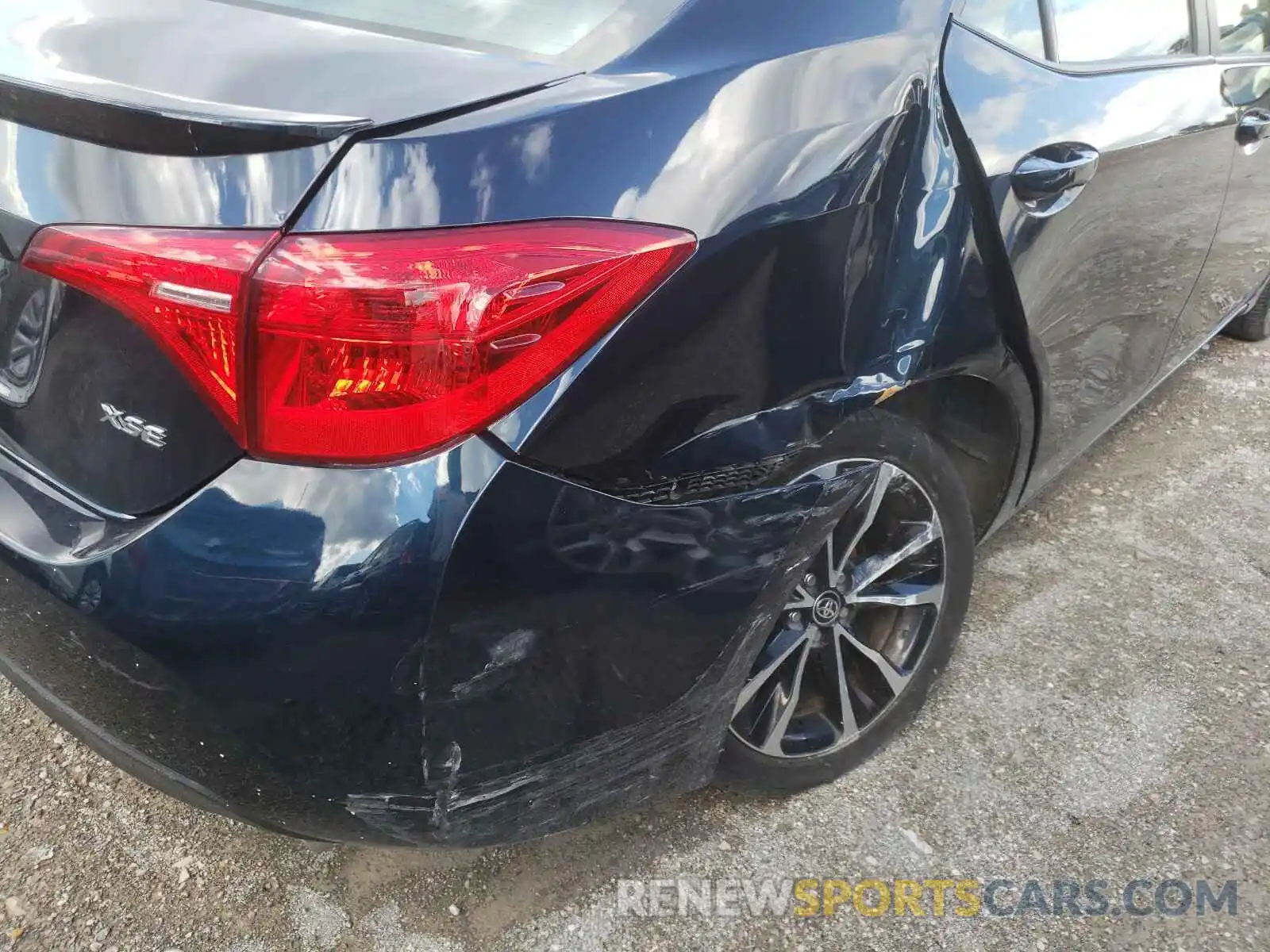 9 Photograph of a damaged car 5YFBURHE7KP913218 TOYOTA COROLLA 2019