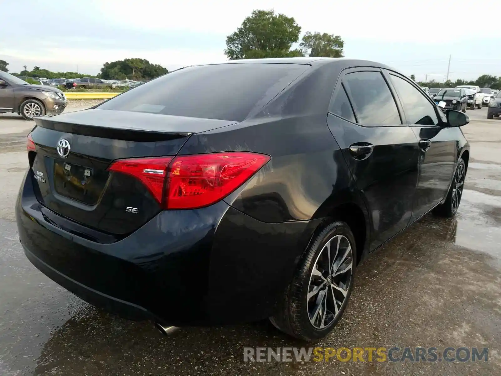 4 Photograph of a damaged car 5YFBURHE7KP913493 TOYOTA COROLLA 2019