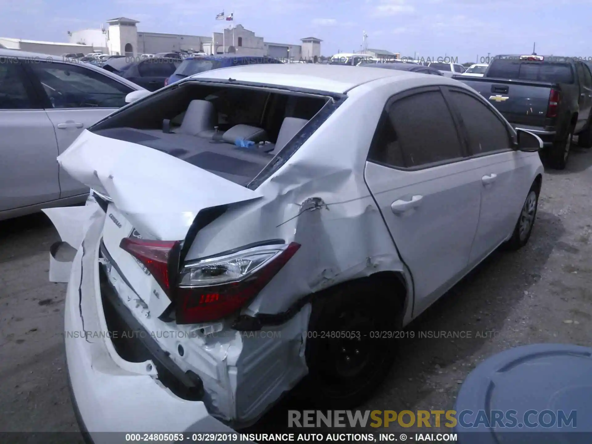 4 Photograph of a damaged car 5YFBURHE7KP917978 TOYOTA COROLLA 2019