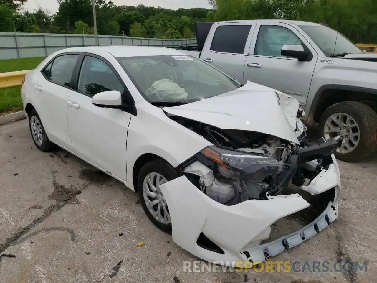 1 Photograph of a damaged car 5YFBURHE7KP918189 TOYOTA COROLLA 2019