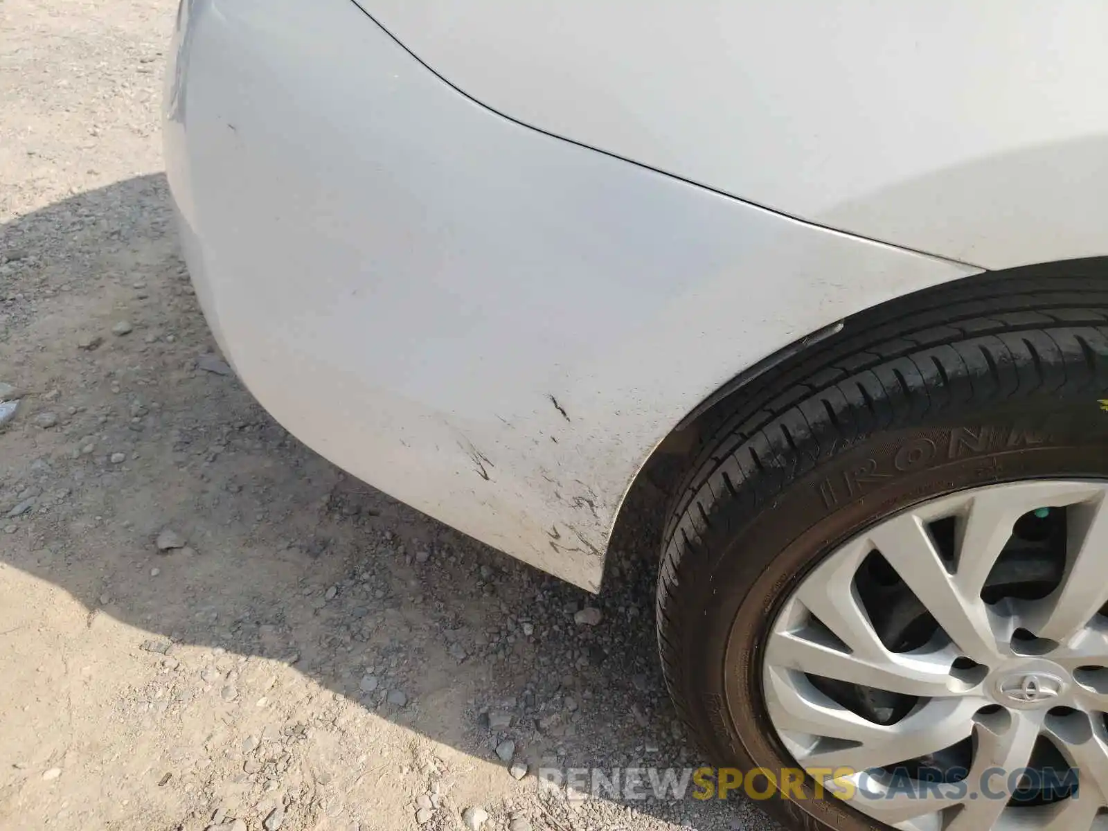 9 Photograph of a damaged car 5YFBURHE7KP920301 TOYOTA COROLLA 2019