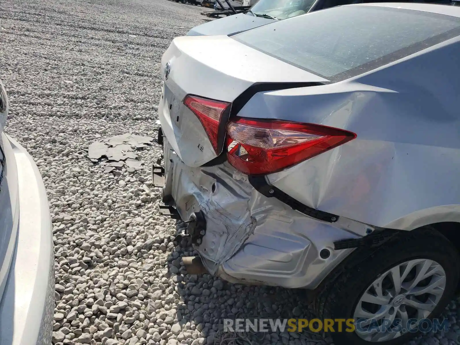 9 Photograph of a damaged car 5YFBURHE7KP922453 TOYOTA COROLLA 2019