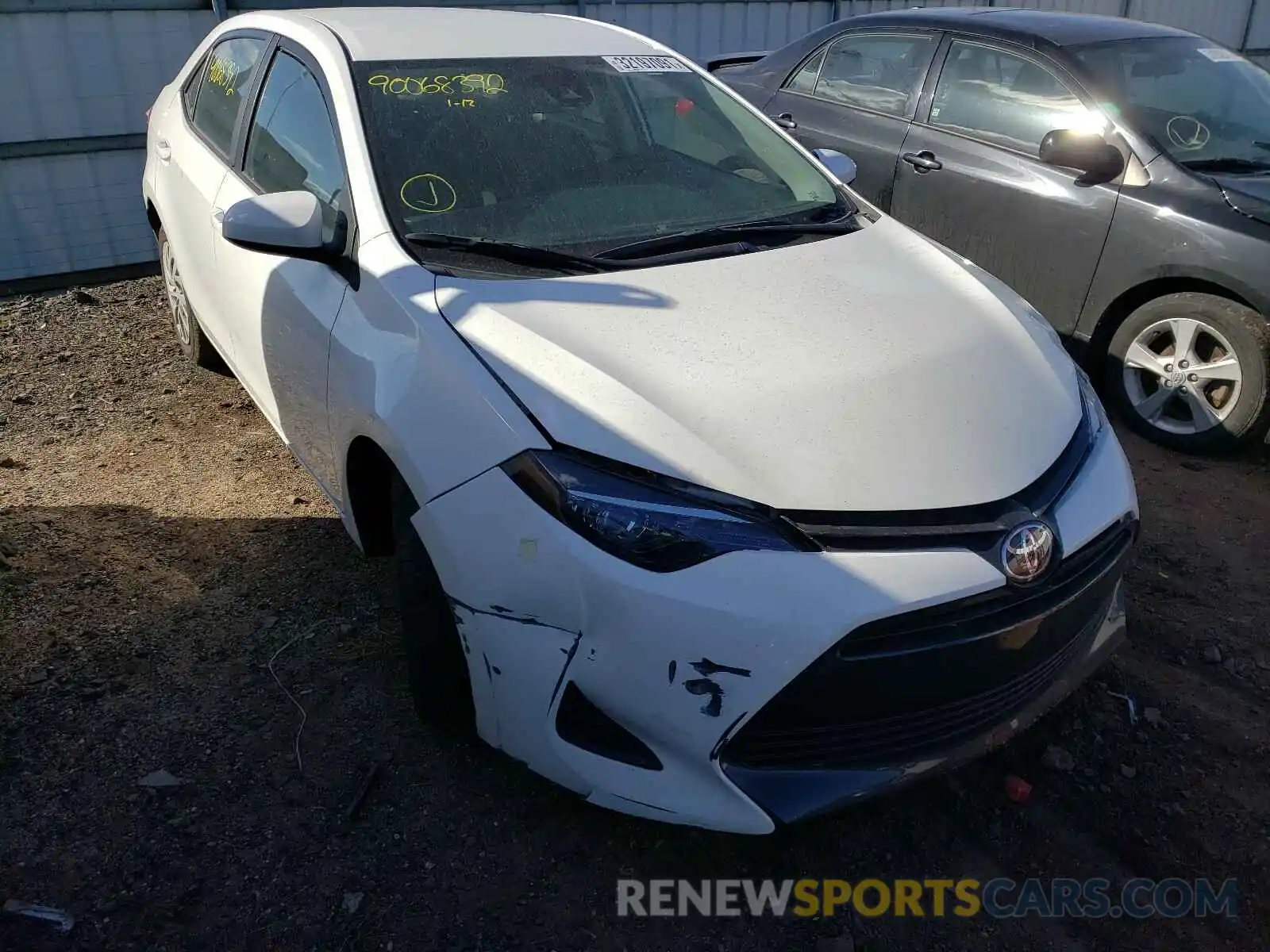 1 Photograph of a damaged car 5YFBURHE7KP922646 TOYOTA COROLLA 2019