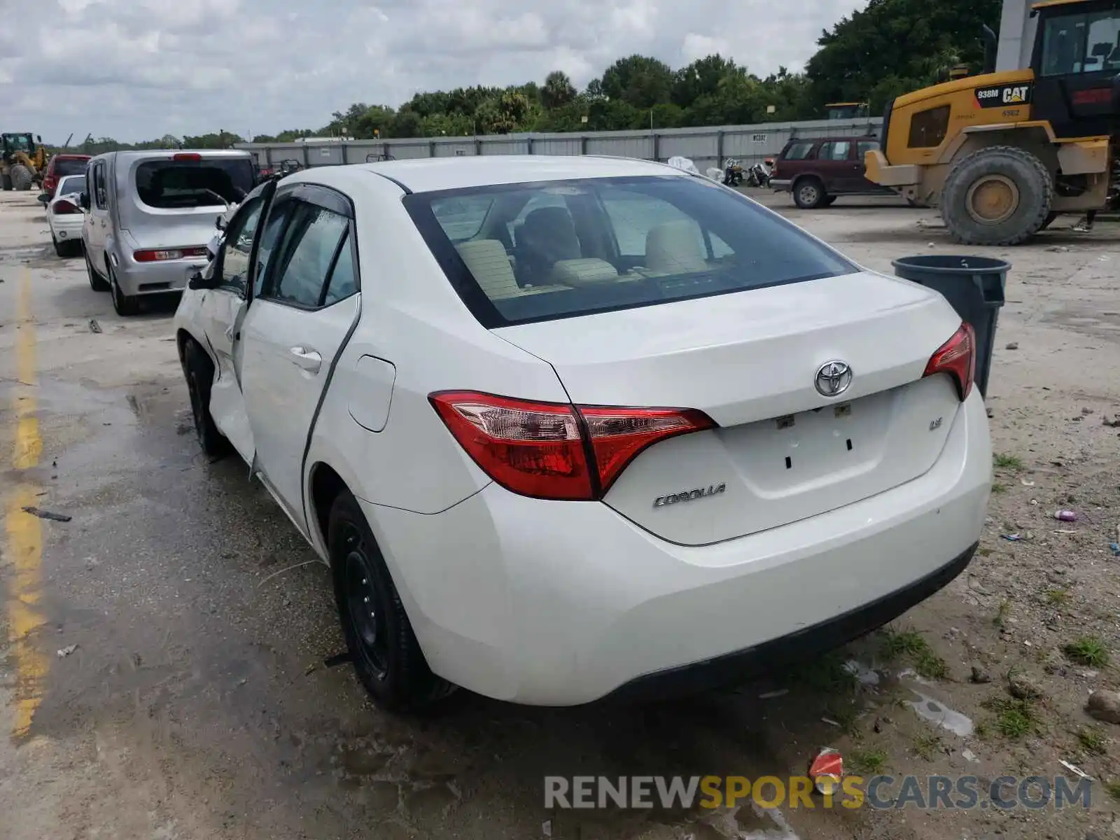 3 Photograph of a damaged car 5YFBURHE7KP923327 TOYOTA COROLLA 2019