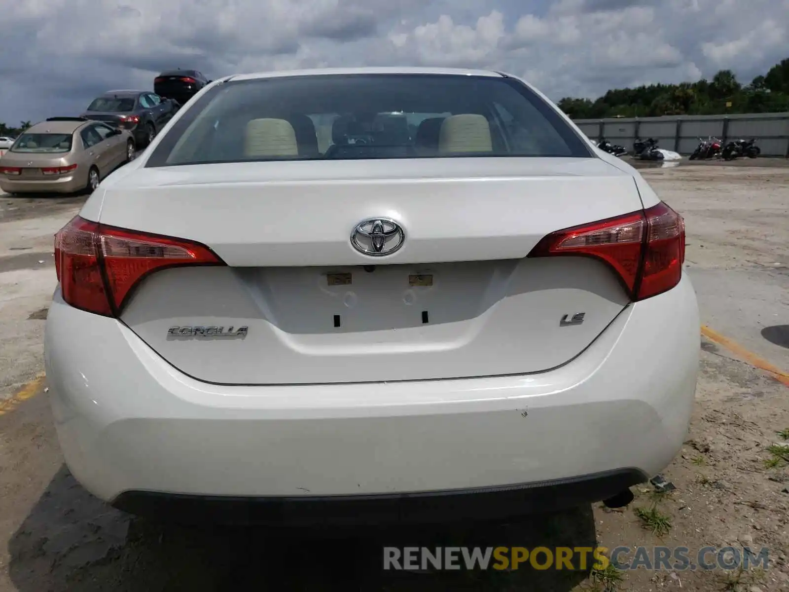 9 Photograph of a damaged car 5YFBURHE7KP923327 TOYOTA COROLLA 2019