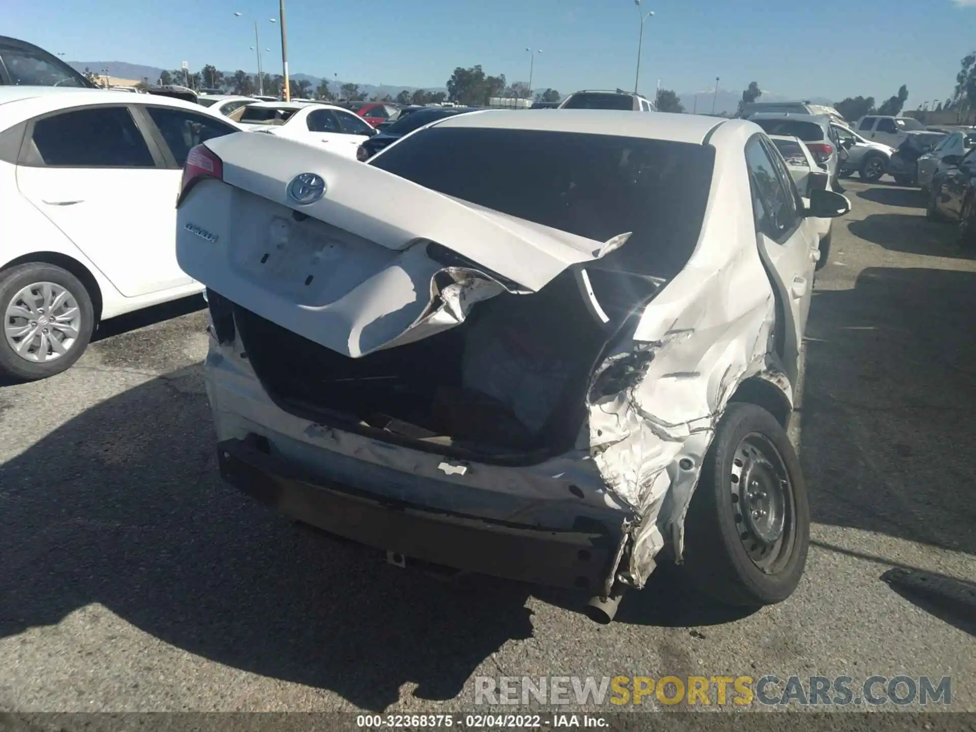 4 Photograph of a damaged car 5YFBURHE7KP925644 TOYOTA COROLLA 2019