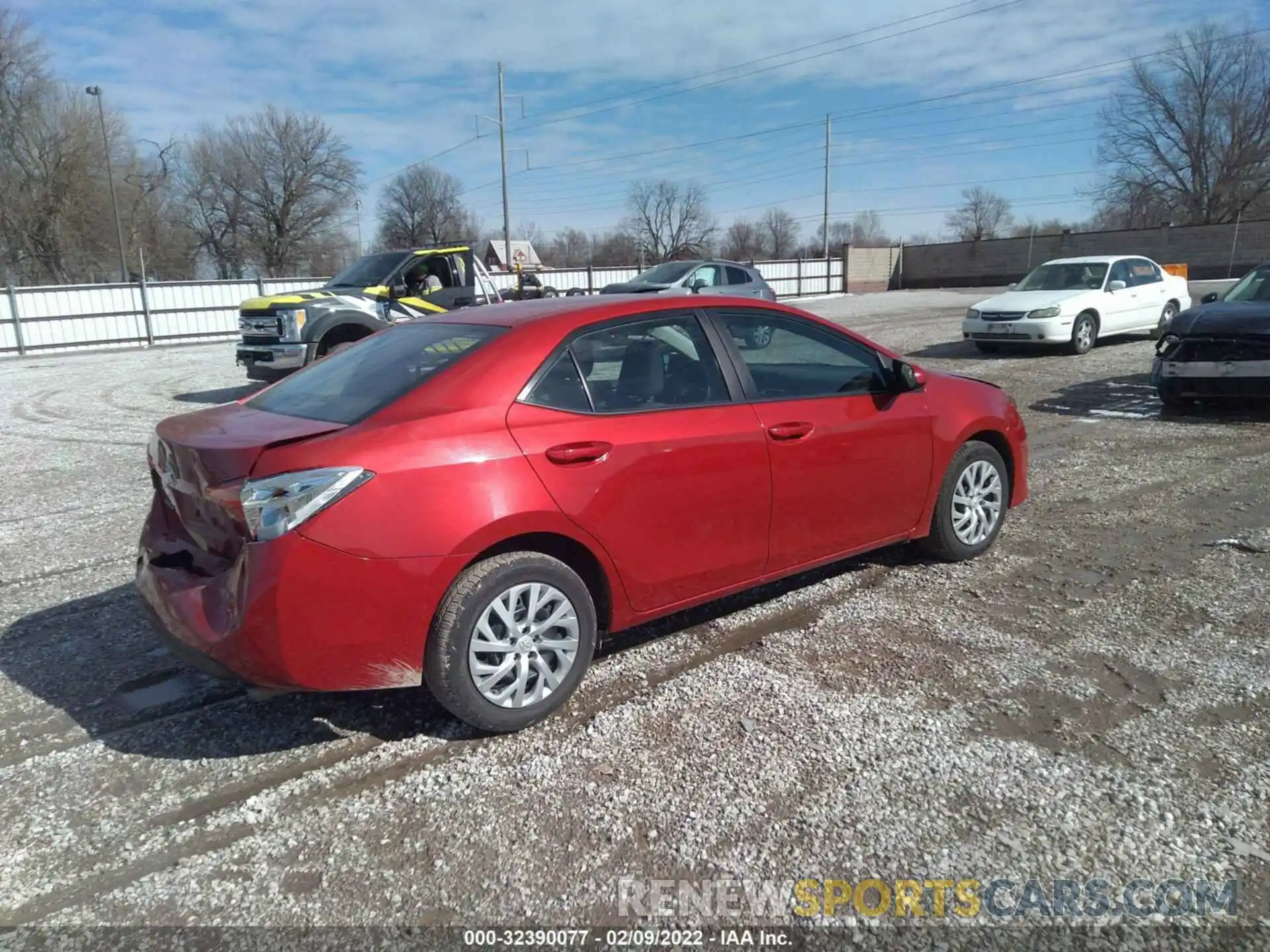 4 Photograph of a damaged car 5YFBURHE7KP926101 TOYOTA COROLLA 2019