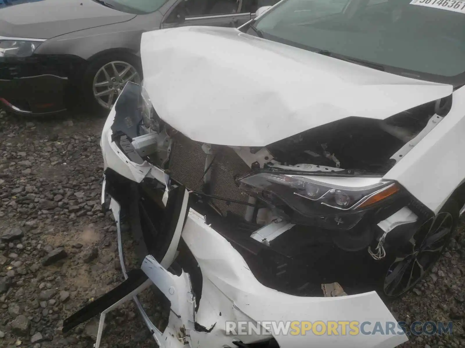 9 Photograph of a damaged car 5YFBURHE7KP927572 TOYOTA COROLLA 2019