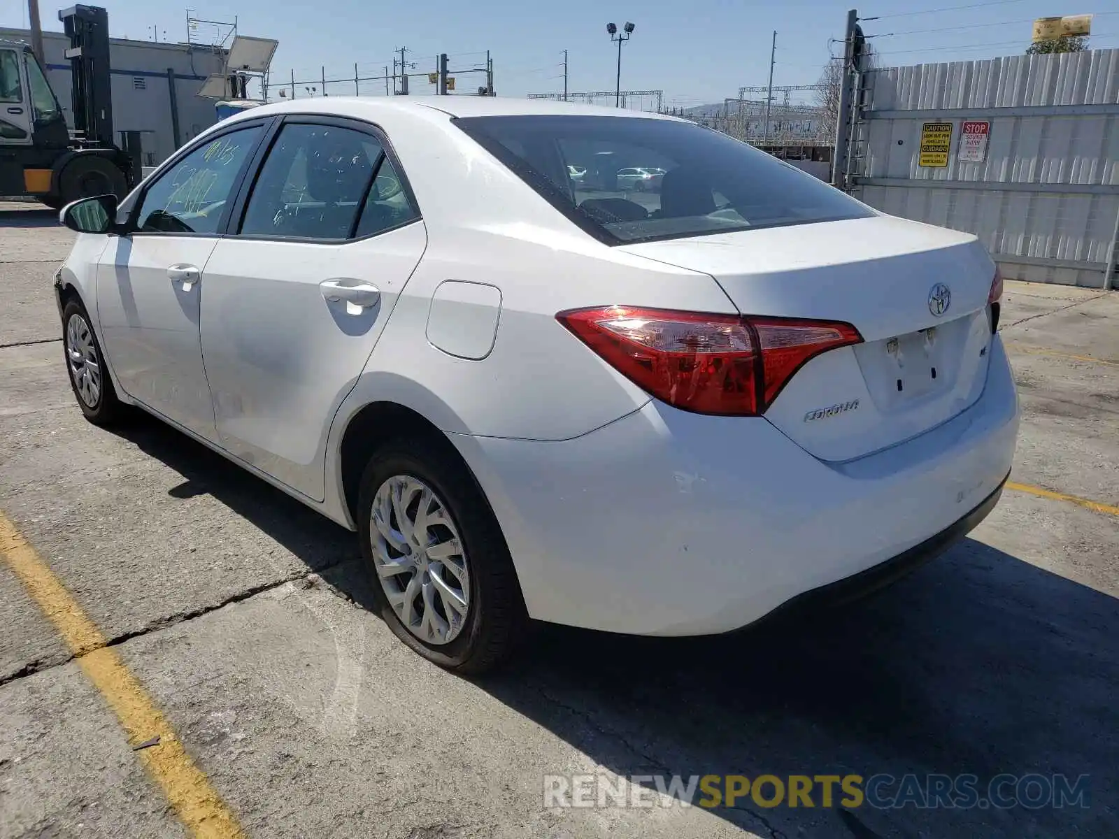 3 Photograph of a damaged car 5YFBURHE7KP928723 TOYOTA COROLLA 2019