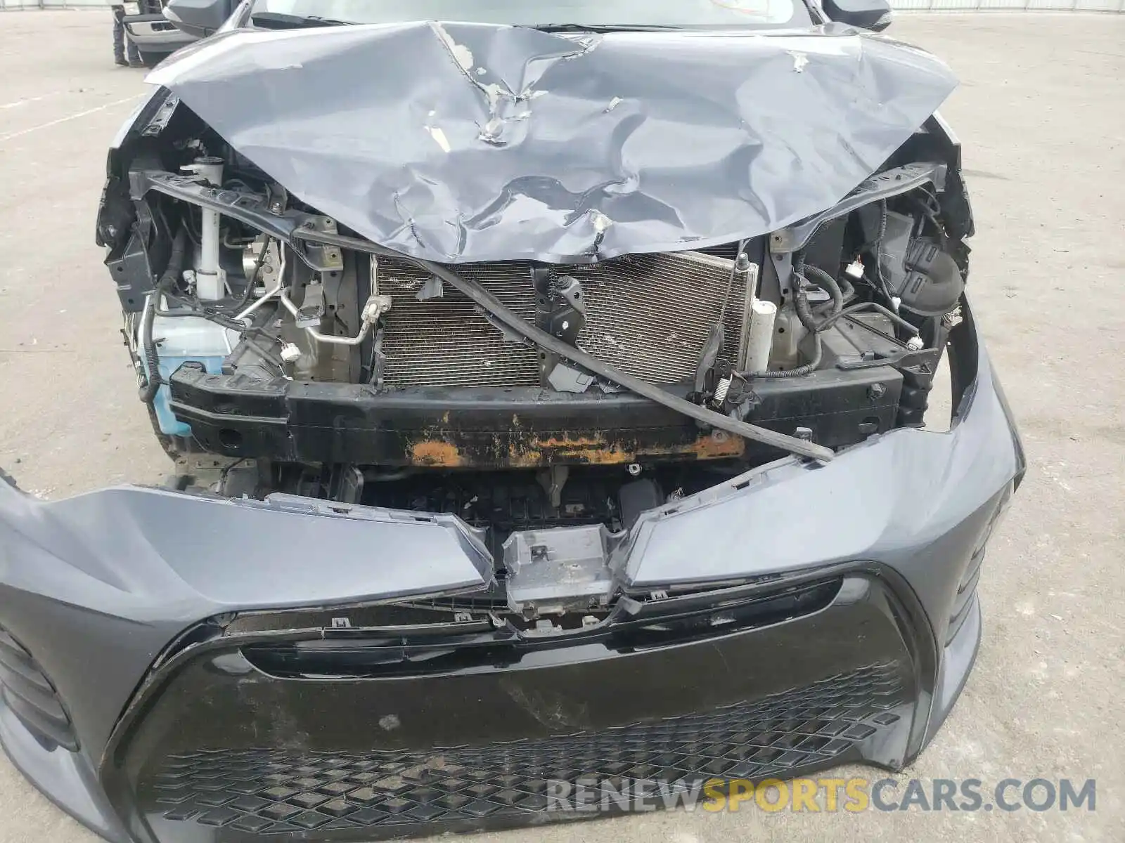 9 Photograph of a damaged car 5YFBURHE7KP929788 TOYOTA COROLLA 2019