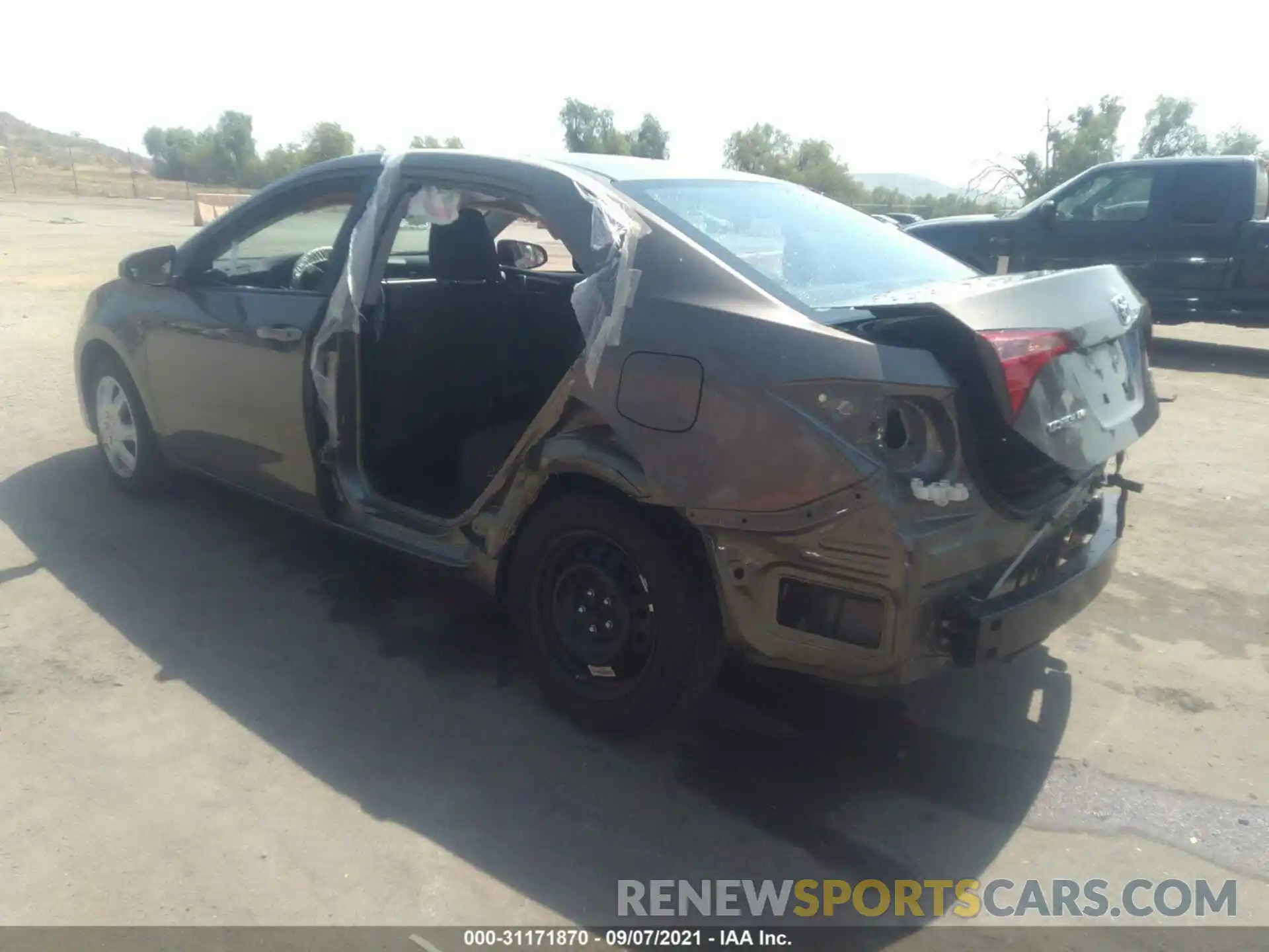 3 Photograph of a damaged car 5YFBURHE7KP930214 TOYOTA COROLLA 2019