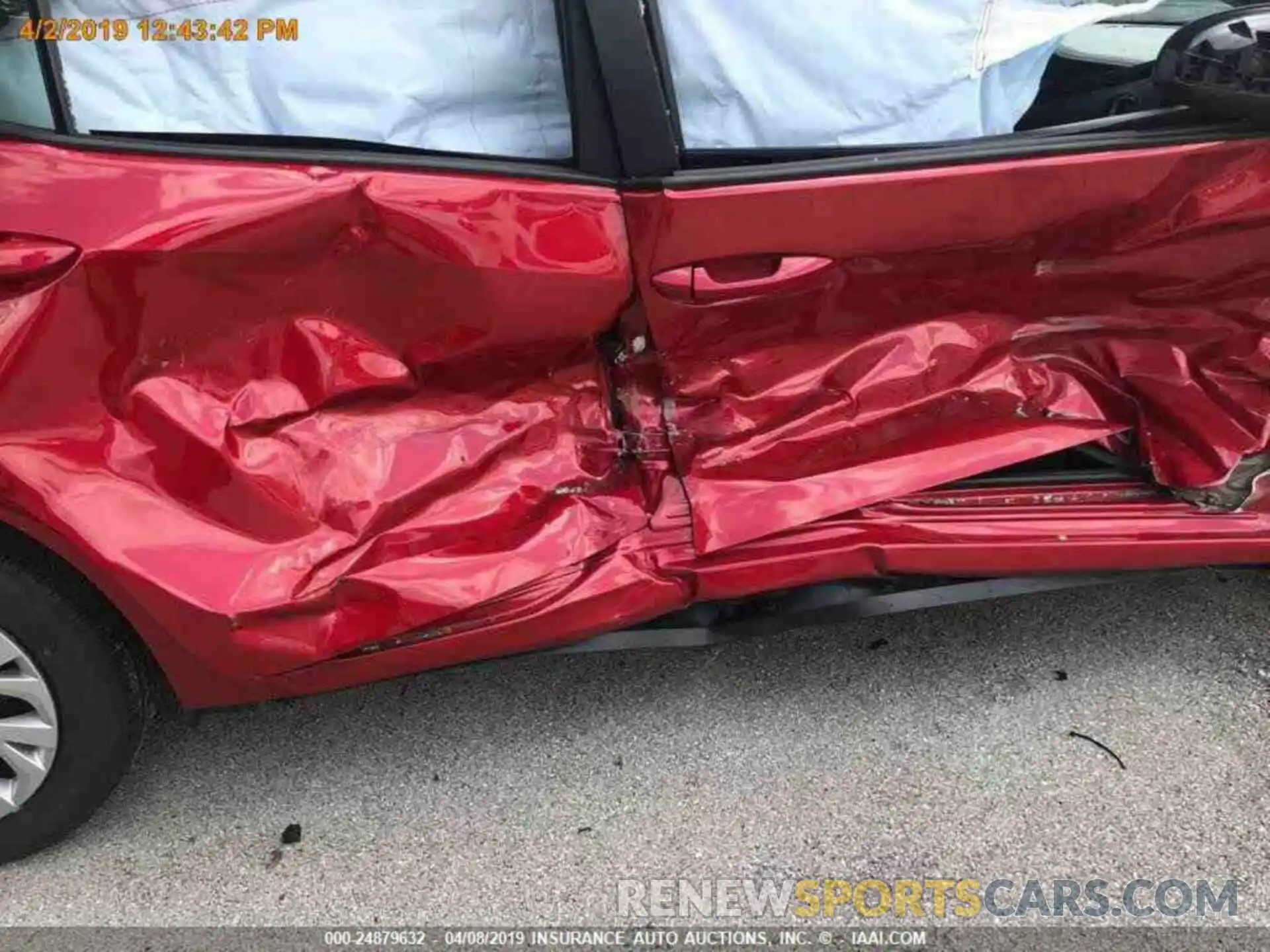 17 Photograph of a damaged car 5YFBURHE7KP930262 TOYOTA COROLLA 2019