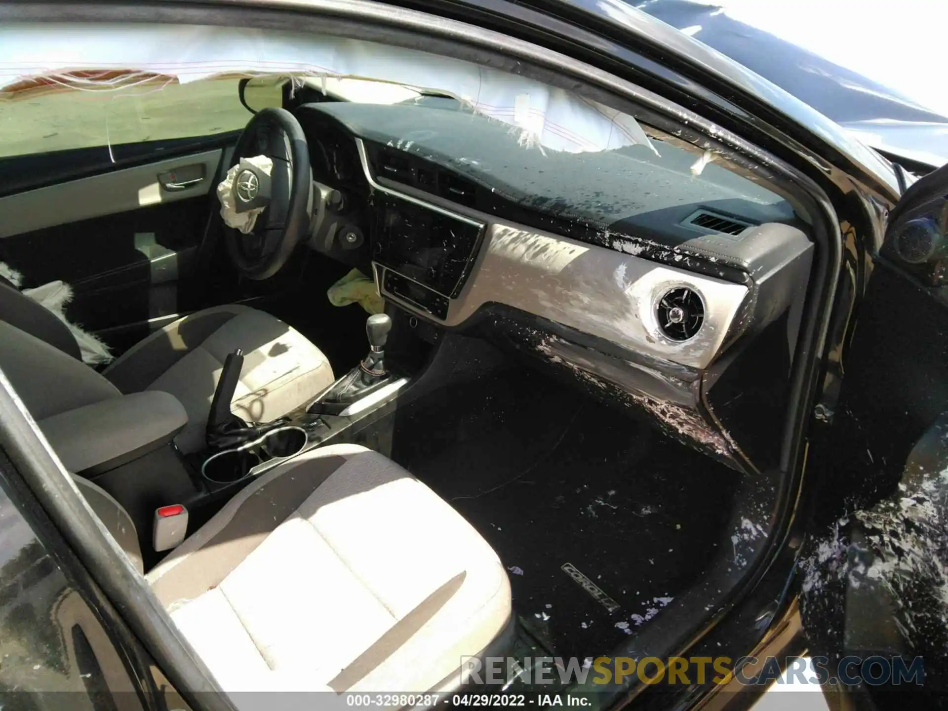 5 Photograph of a damaged car 5YFBURHE7KP930732 TOYOTA COROLLA 2019