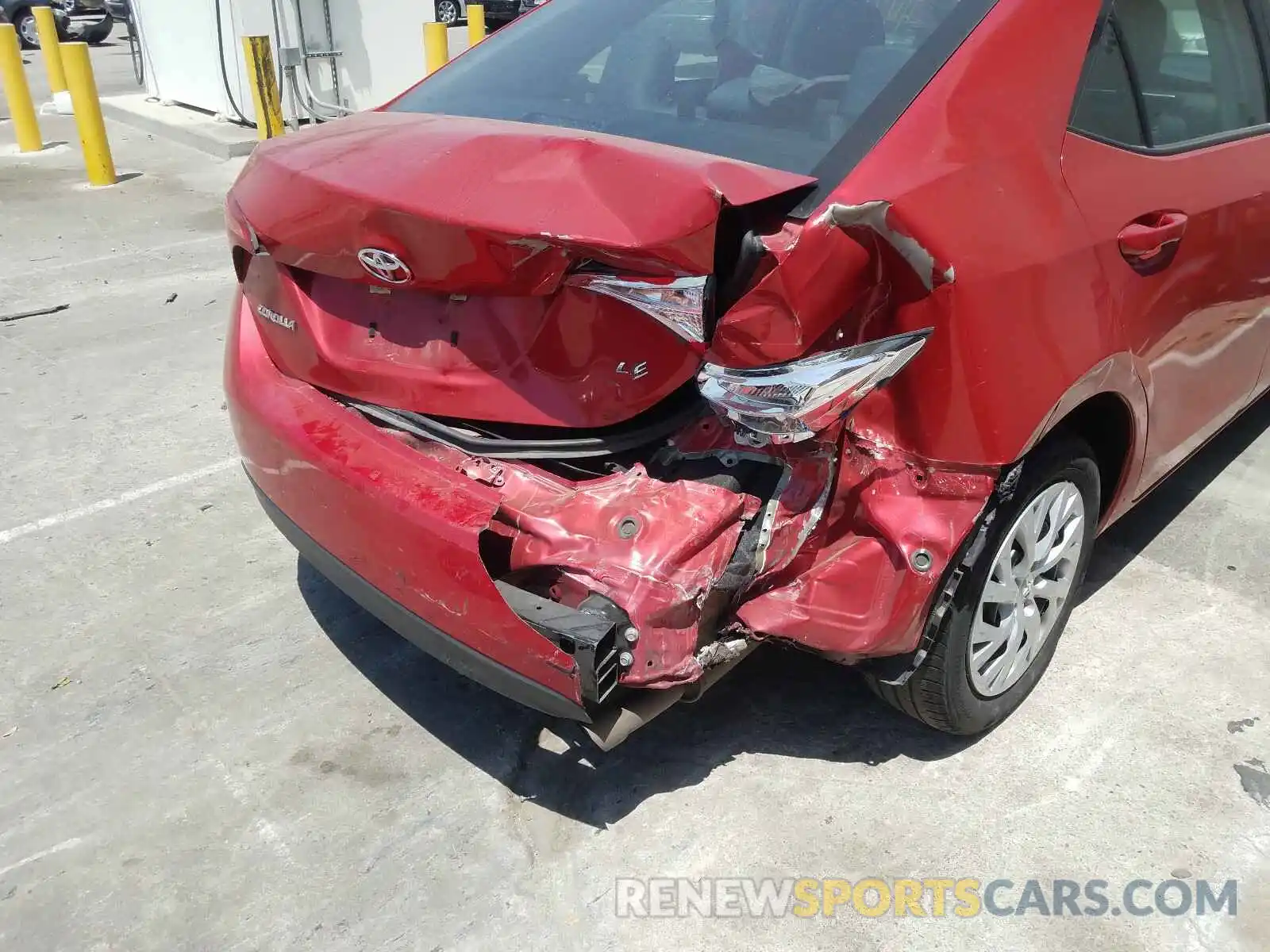 9 Photograph of a damaged car 5YFBURHE7KP931735 TOYOTA COROLLA 2019