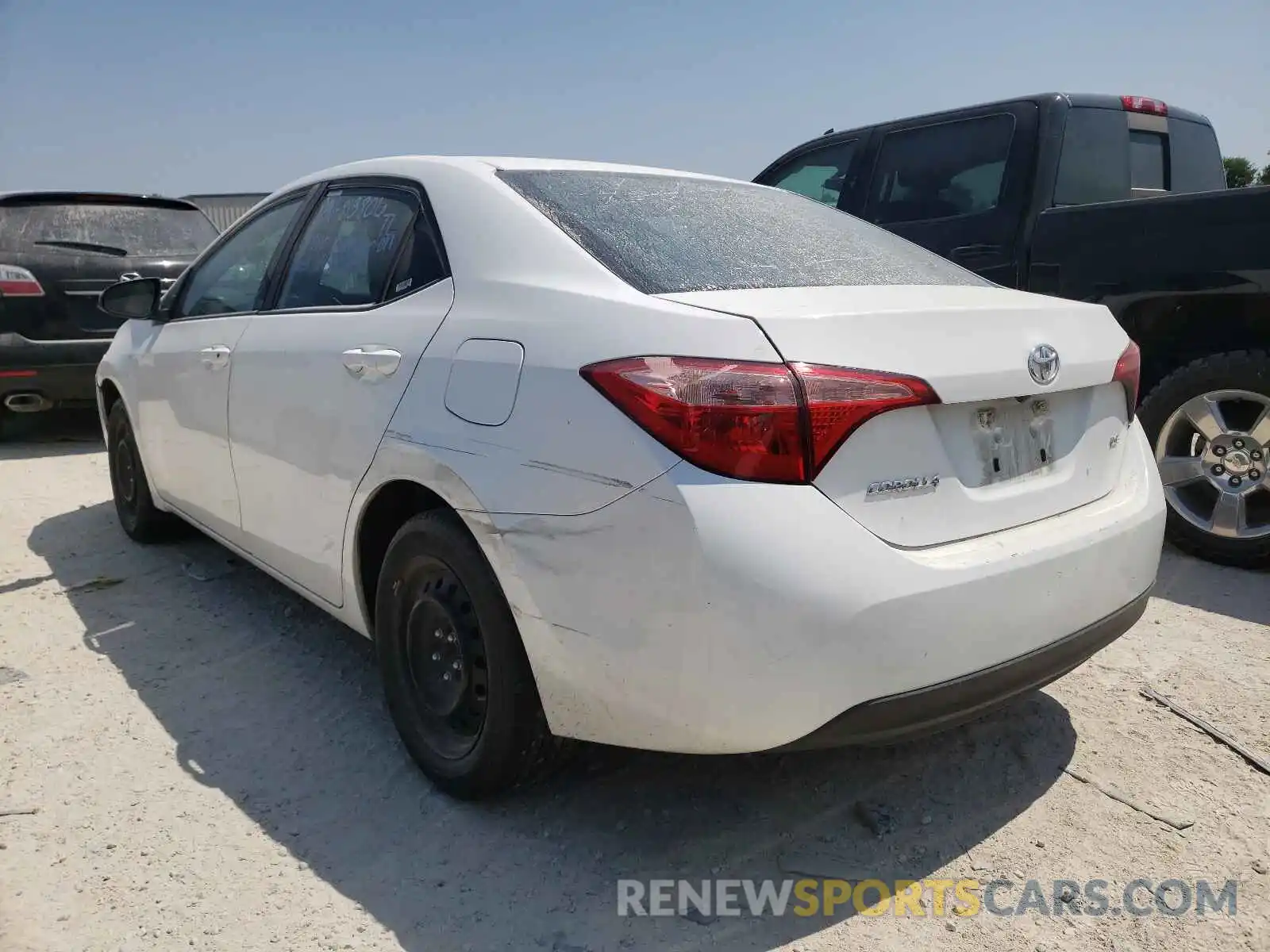 3 Photograph of a damaged car 5YFBURHE7KP932464 TOYOTA COROLLA 2019