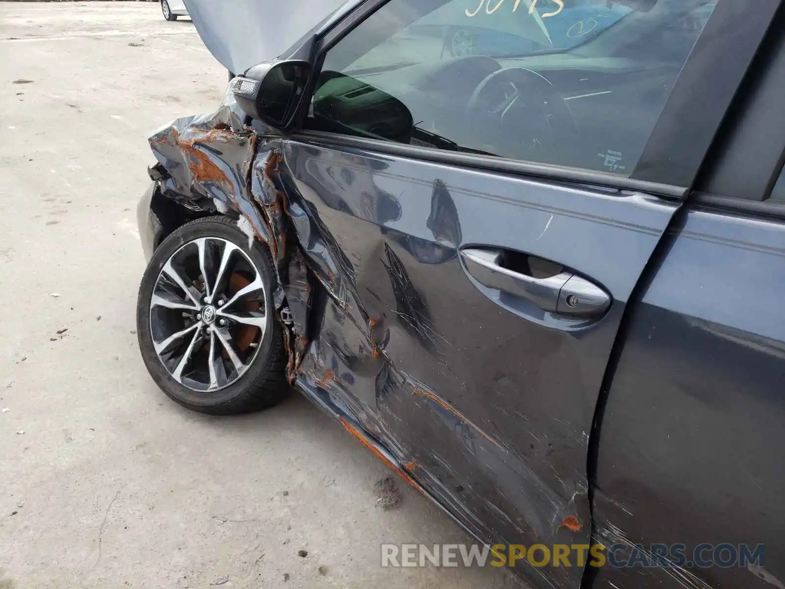 10 Photograph of a damaged car 5YFBURHE7KP933257 TOYOTA COROLLA 2019