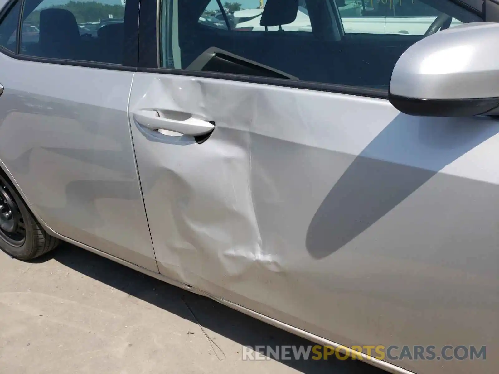 9 Photograph of a damaged car 5YFBURHE7KP934070 TOYOTA COROLLA 2019