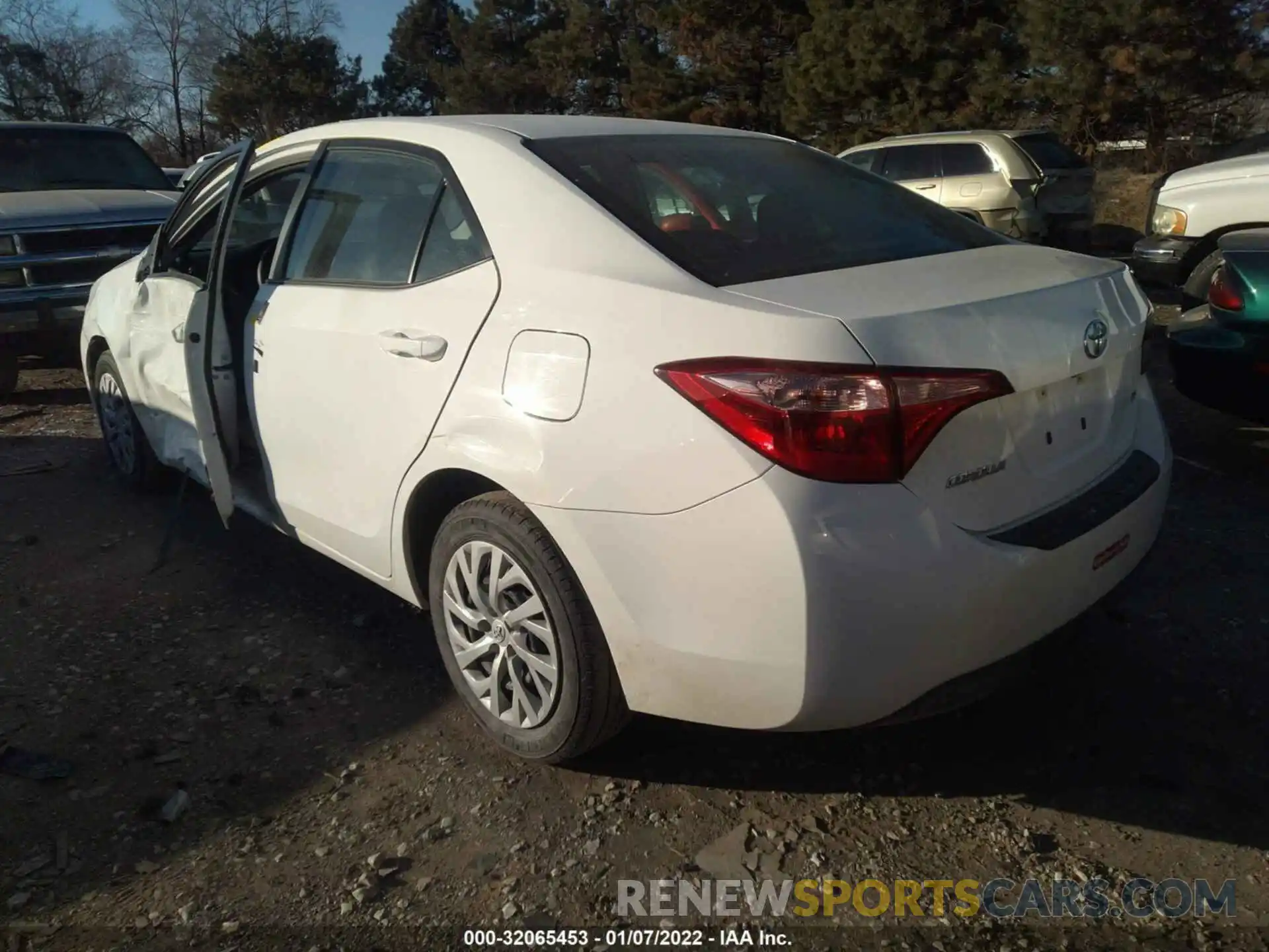 3 Photograph of a damaged car 5YFBURHE7KP935705 TOYOTA COROLLA 2019