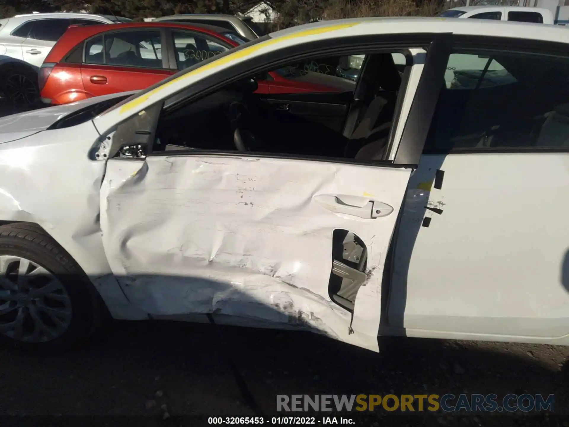 6 Photograph of a damaged car 5YFBURHE7KP935705 TOYOTA COROLLA 2019